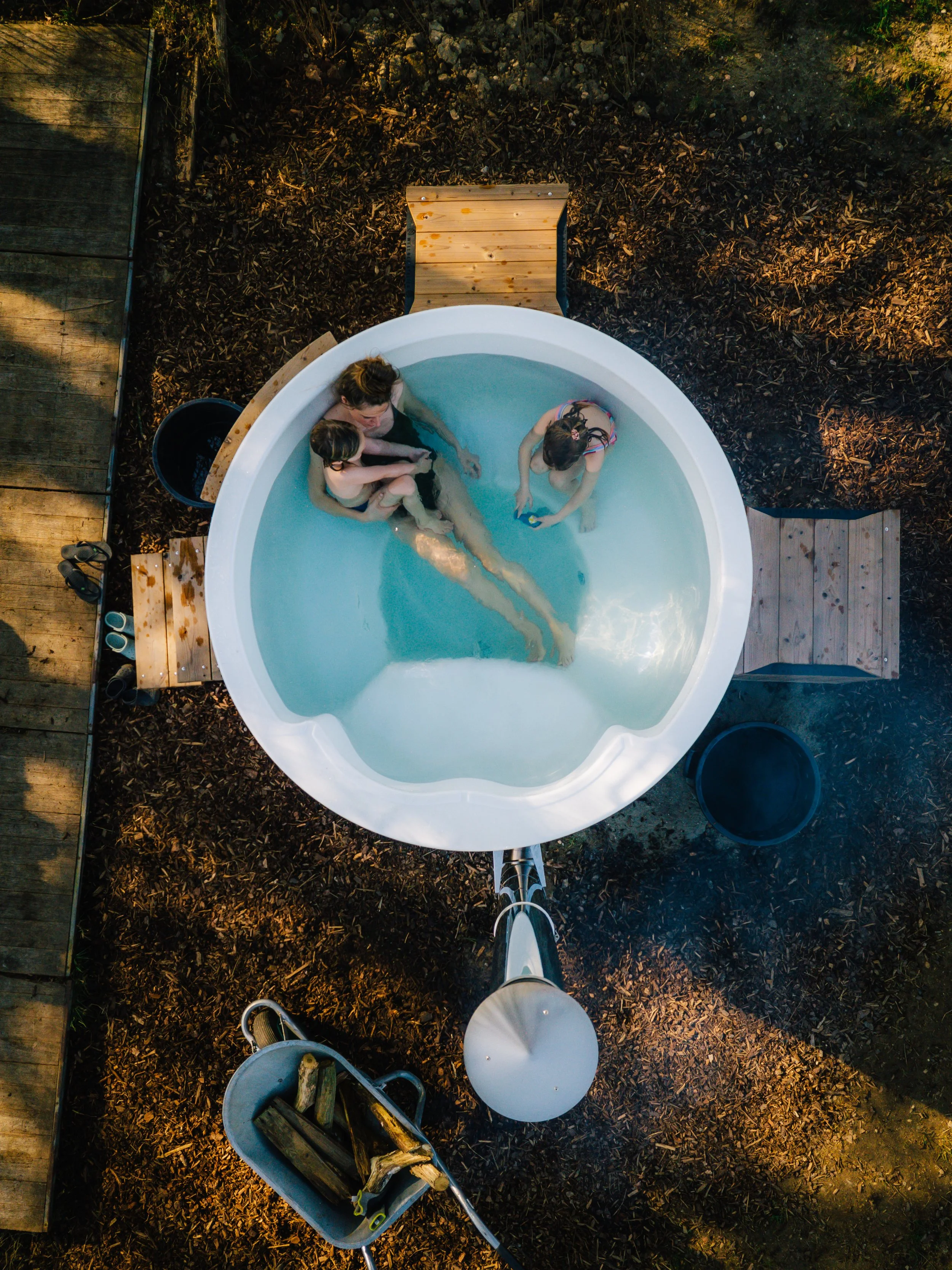 Wellnez-Atelier-houtgestookte-hottub
