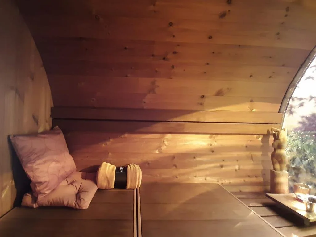 Wellnez-Atelier-Barrelsauna-Panoramisch-veel-lichtinval (172).jpg