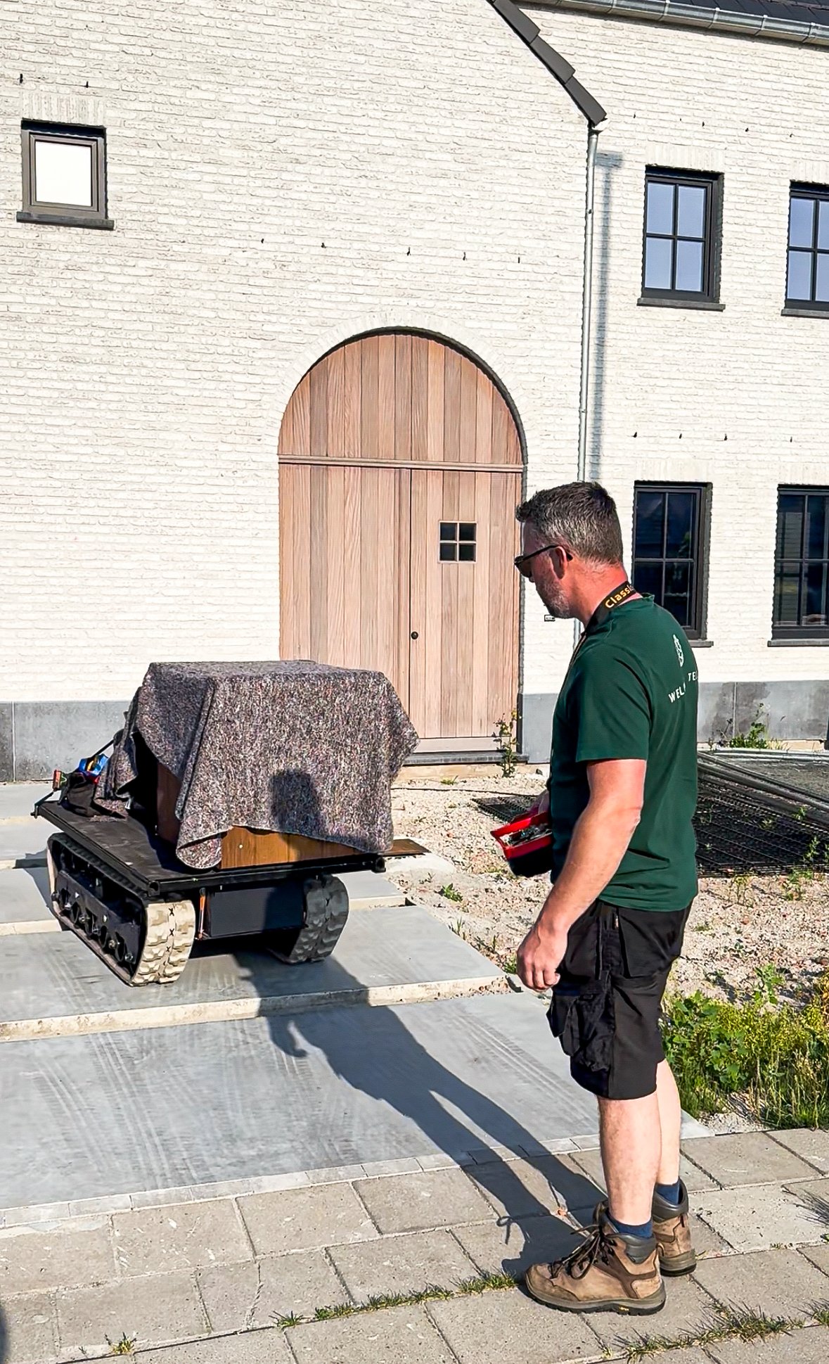 Wellnez-atelier-leveren-plaatsen-installeren-hottubs
