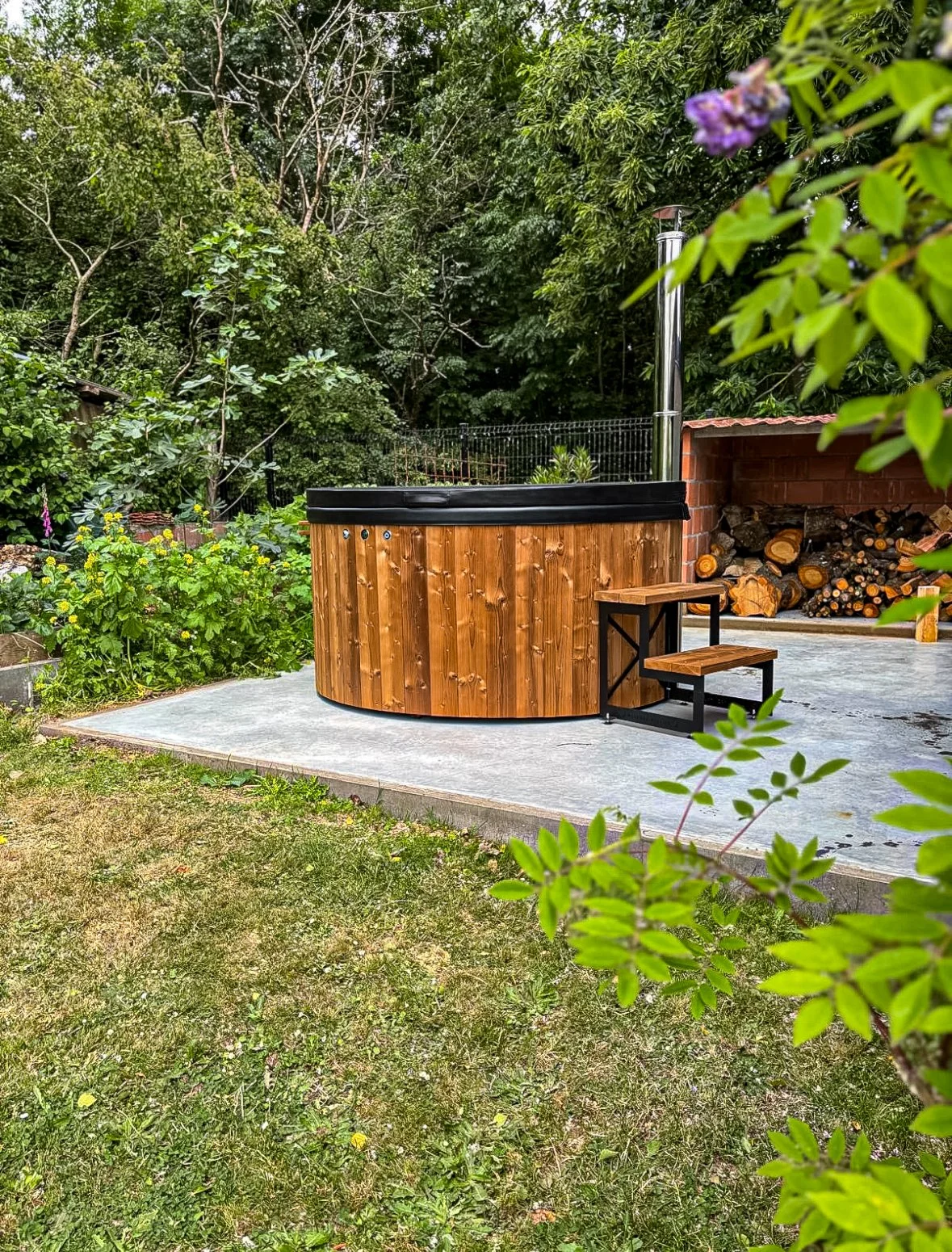 Wellnez-atelier-hottub-geïnttegreerde-kachel (5).jpg