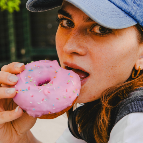 Grignotage compulsif : ces petits moments de la journée qui vous font manger sans faim