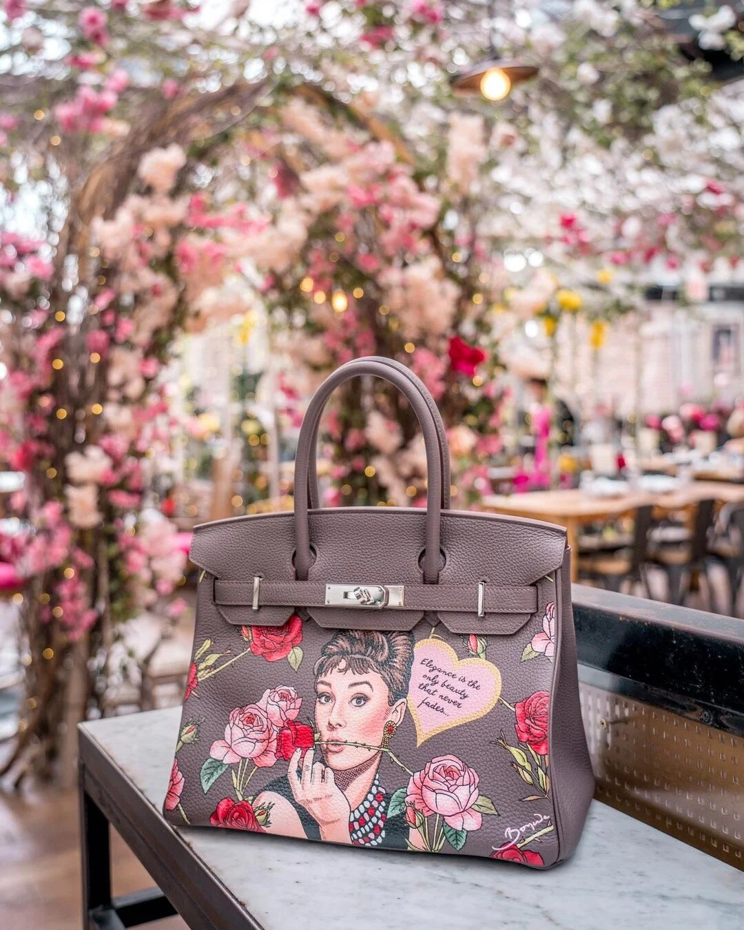 Here is a beautiful piece we created back in 2019 for @ofleatherandlace
A classic Boyarde Diva portrait, designed with pink and red roses that compliments Tina’s lovely personality and style ❤️💖 Which diva would you like Boyarde to paint next