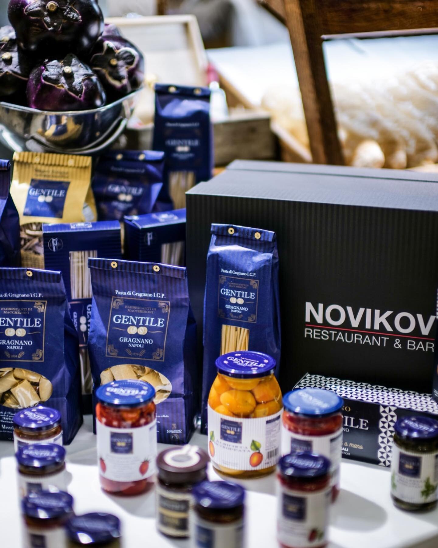 The perfect gift for any foodie: 
Novikov Hamper with selection of Finest Italian produce, picked by our chef. 

📸 @lisatse88
@novikovrestaurant 
 #Novikov #NovikovRestaurant #novikovlondon #NovikovItalianrestaurant #italianrestaurant  ##cooking #fo