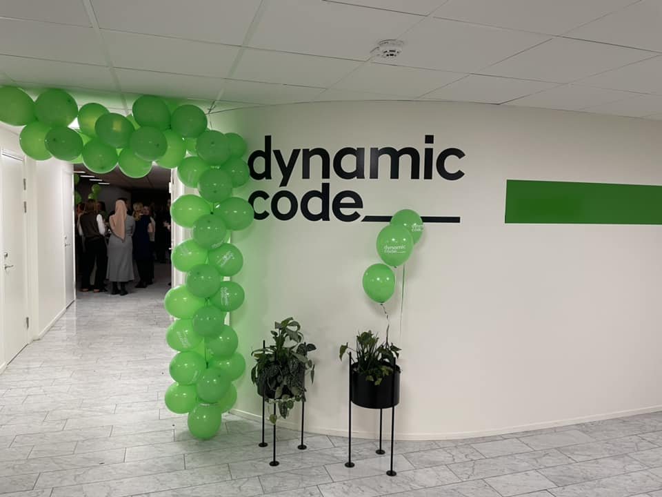 Invigning Dynamic Code