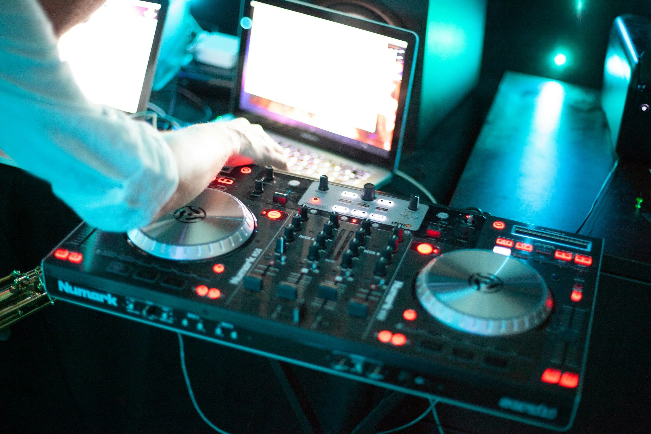 Live DJ's at The Lounge by Good Liquid Distilling Co