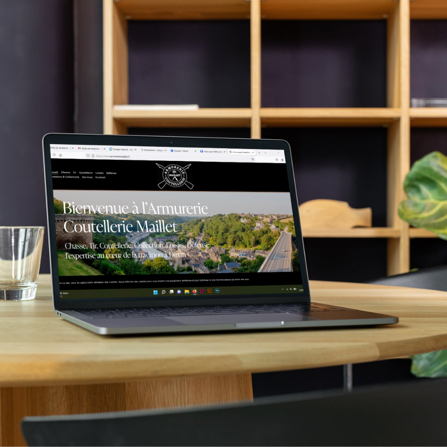 site lumy'oz pour l'armurerie maillet sur écran d'ordinateur