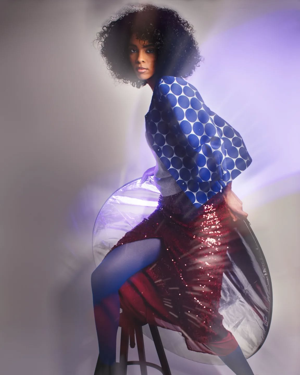 Roses are red
Violets are blue
These lights are here for you
Model @kimanipinas via mixmodels
Make-up & haar @reinafrijolito
Concept, creative direction, styling en fotografie @storyland.of.stars @jane.dinmohamed
#modeshoot #modefotograaf #mo