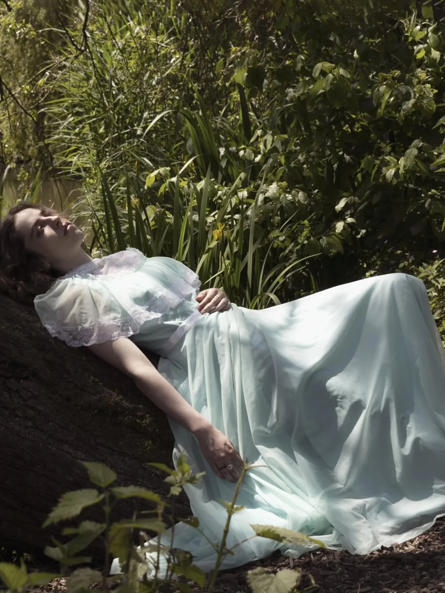 Nostalgia in green

Model @filipowiczolga 
Concept, direction, styling &amp; photography @storyland.of.stars