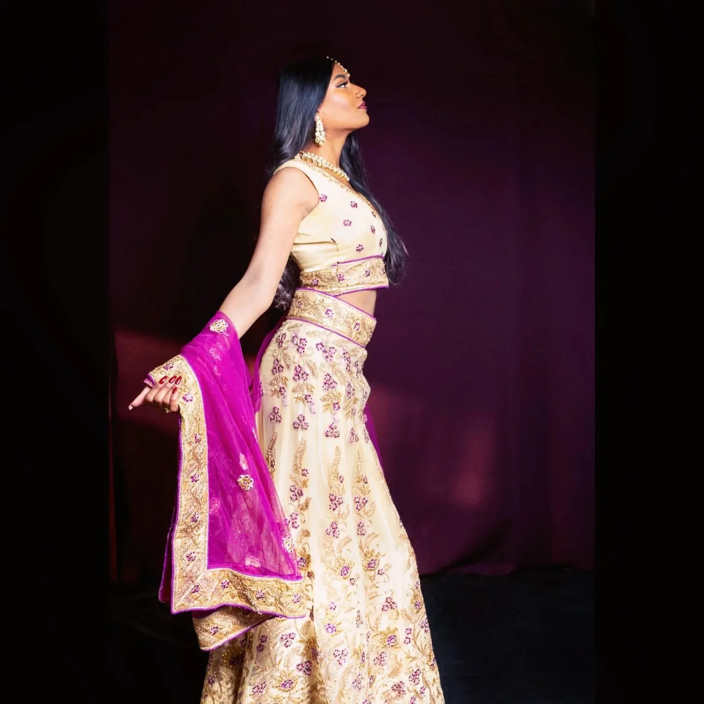 ROOTS

Model @sheetalramcharan.portfolio 
Concept, direction &amp; fotografie @storyland.of.stars 

#rootsinphotography #portetfoto #portraitphotography