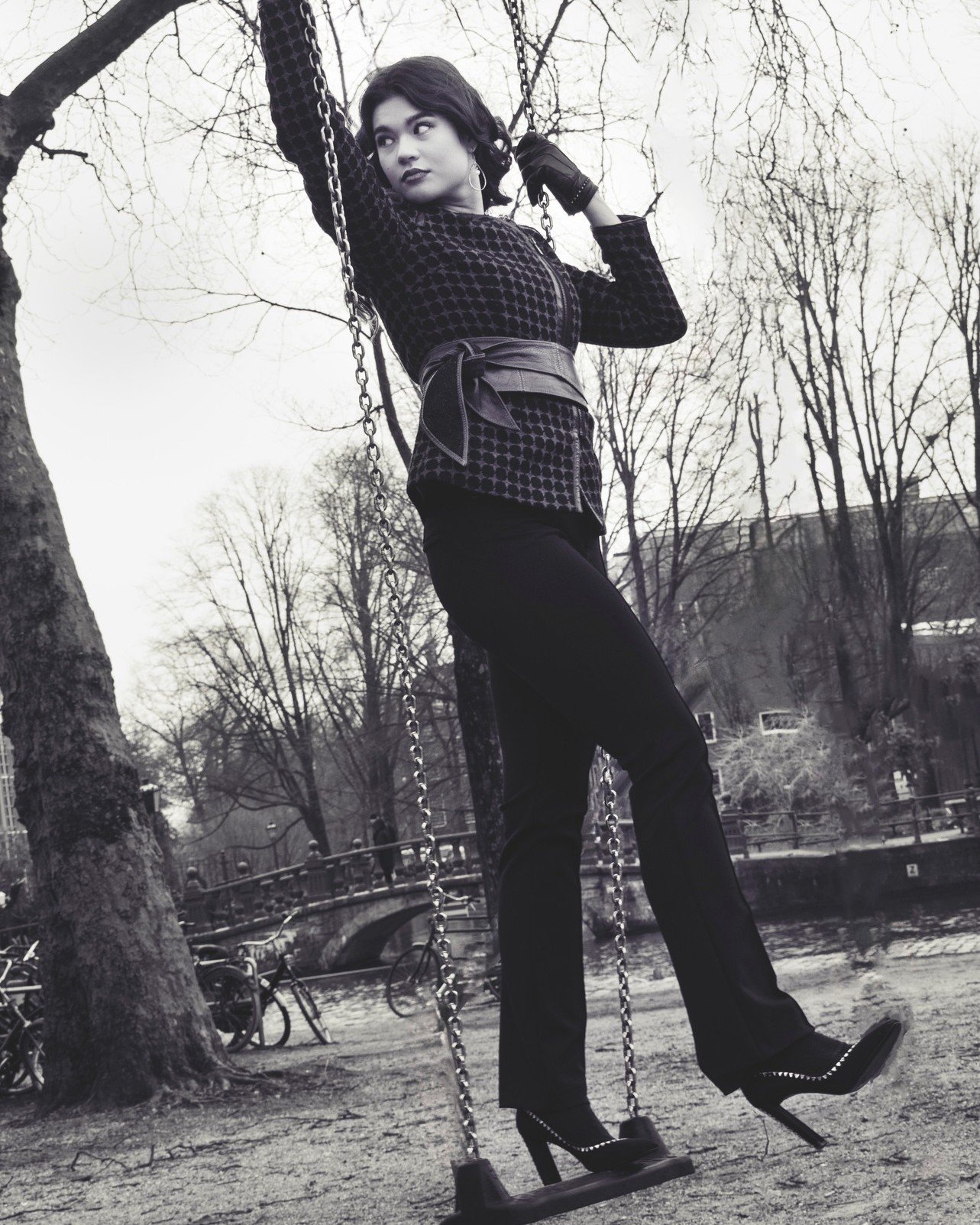 PLAYGROUND

Model @darasinot 
Make-up en haar @miek_makeup 
Art direction, styling en fotografie @storyland.of.stars 

#modeinzwartwit #fashionbnw