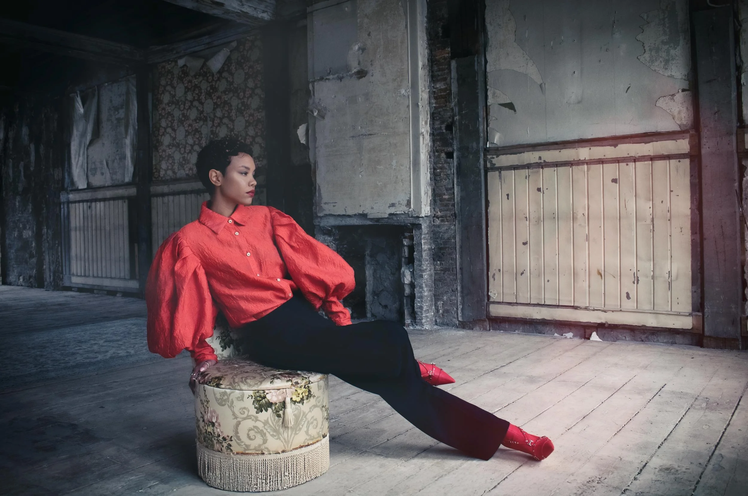 Modeshoot in oud pand met veel emotie