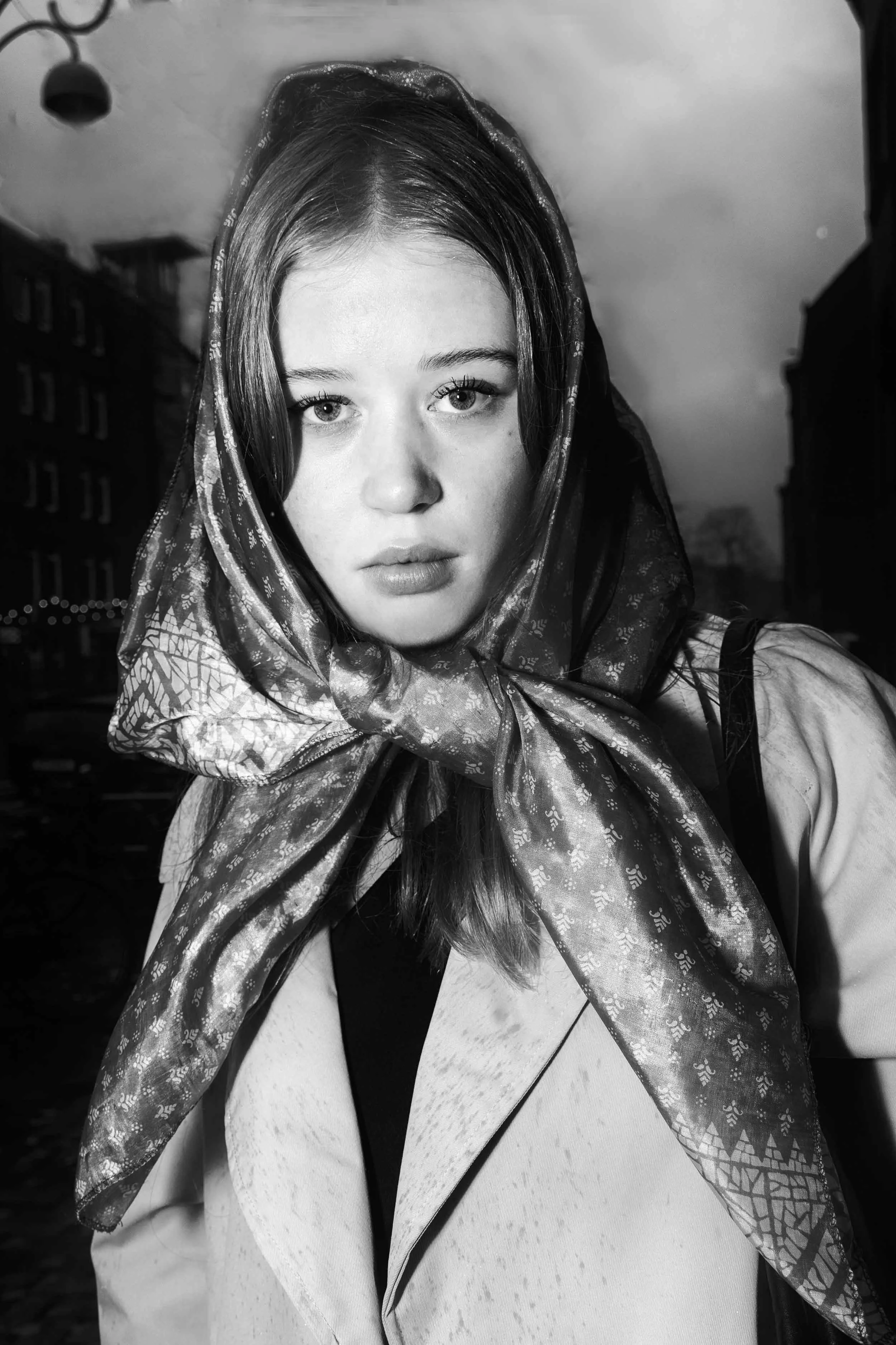 Fashion image black-and-white location shoot