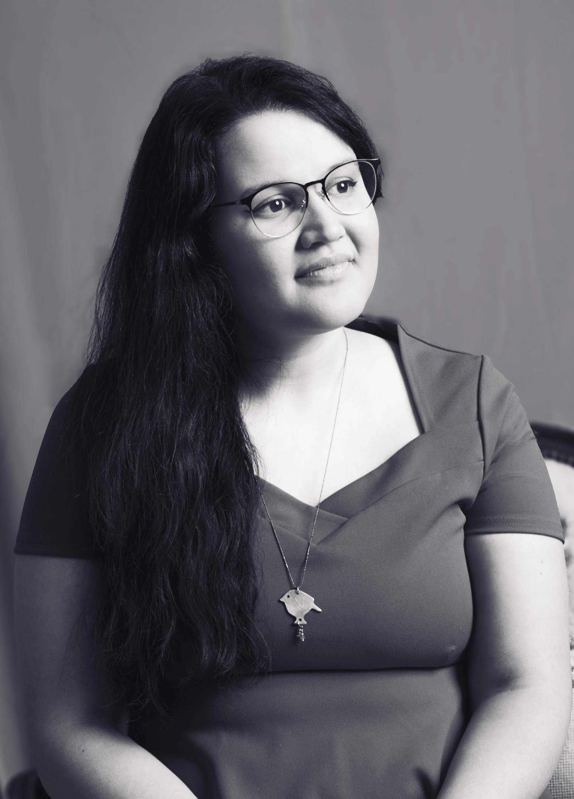 Zakelijk portret stadsdichter Lelystad Yasmin Geradts, studioportret