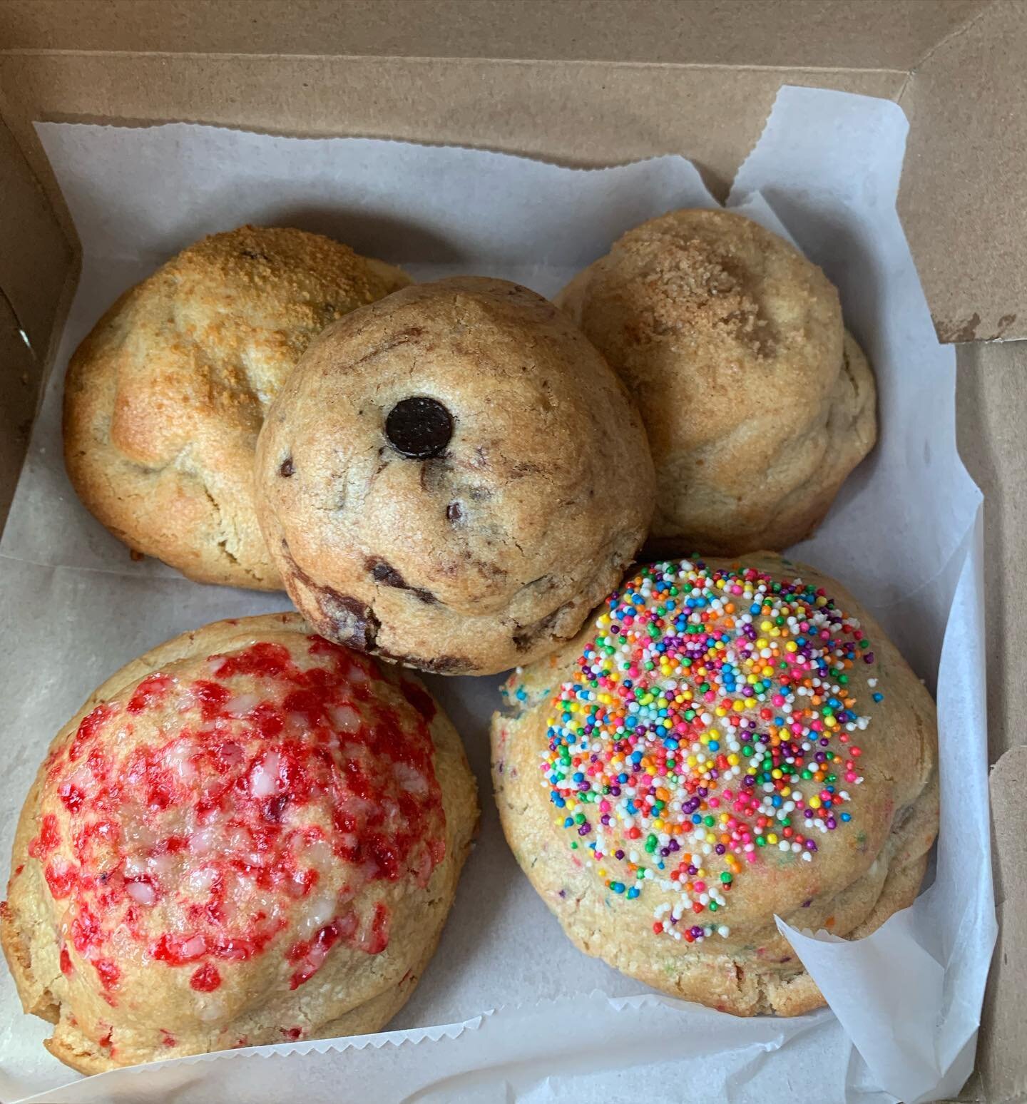 Happy Friday! Todays local spotlight is @sweetthangcookies ! I am not lying when I say, these are the best cookies I have ever had! Don&rsquo;t walk, run to go get some!