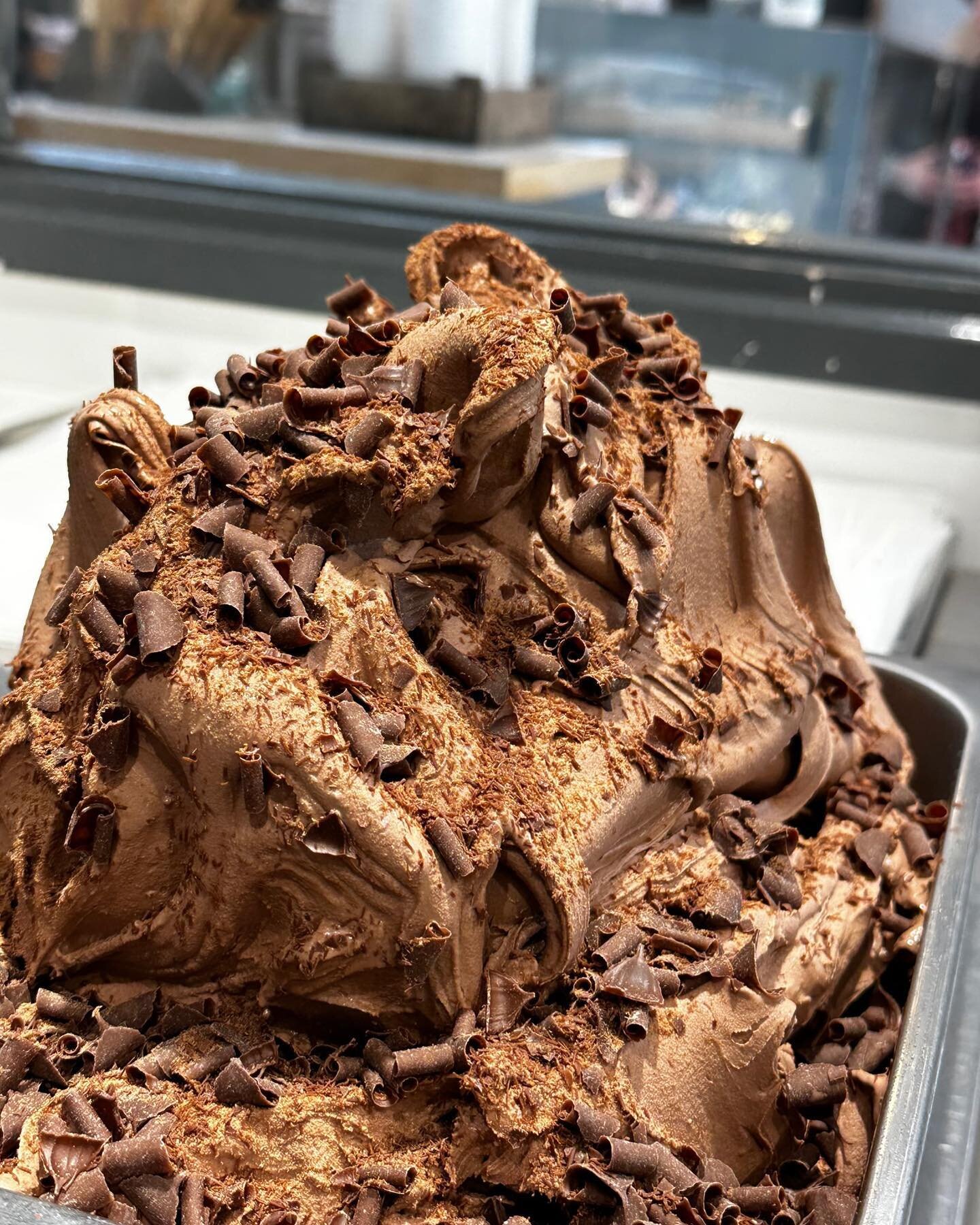 Bank Holiday Monday is a go!! 

We&rsquo;re all about the classic chocolate freckle today! 

We&rsquo;re open from 11.30am today! 

🍦🍦
