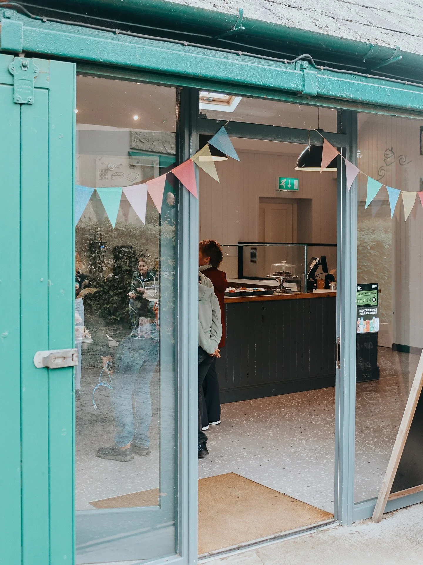 Don&rsquo;t forget to pop into our shop at Glenarm this weekend for your Saturday and Sunday scoops😋🍦

#glenarm #causewaycoastalroute #icecream