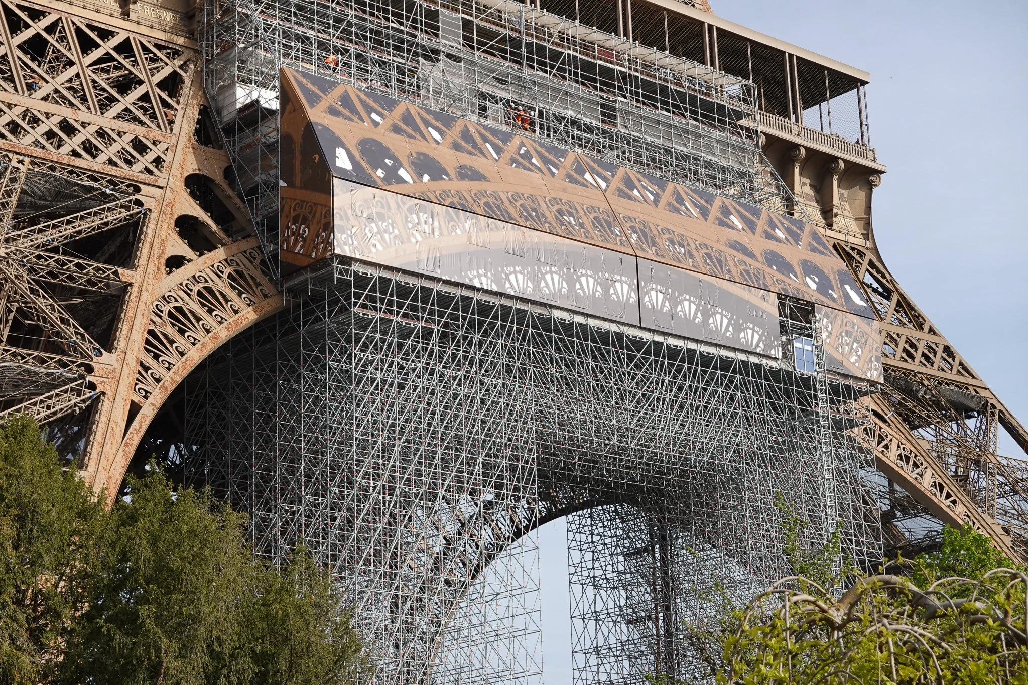 Clever construction facade