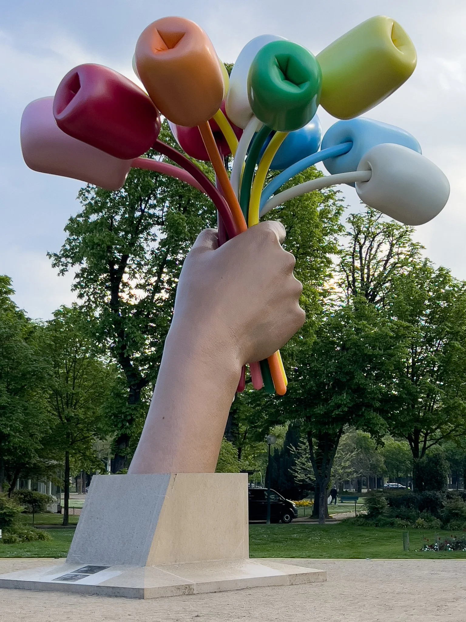 Jeff Koons sculpture to honor terrorist victims