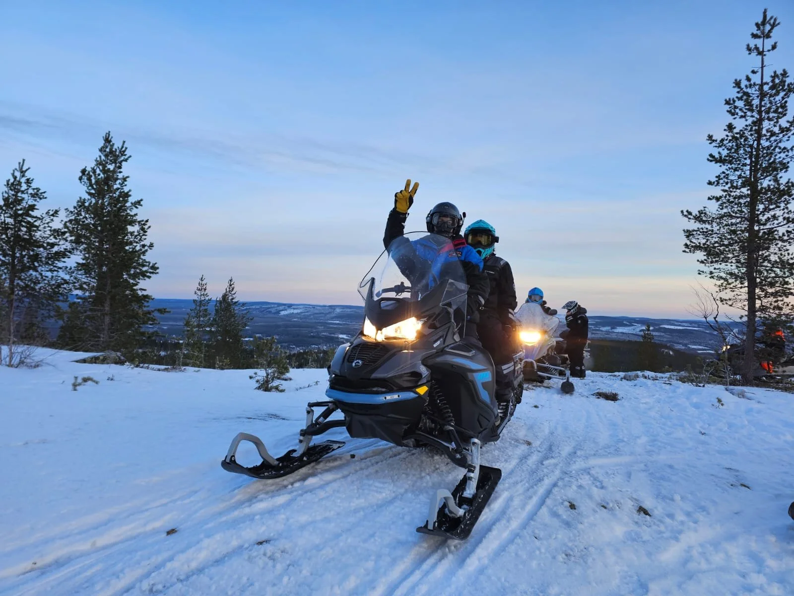 Snowmobile tour in Vidsel mountain top