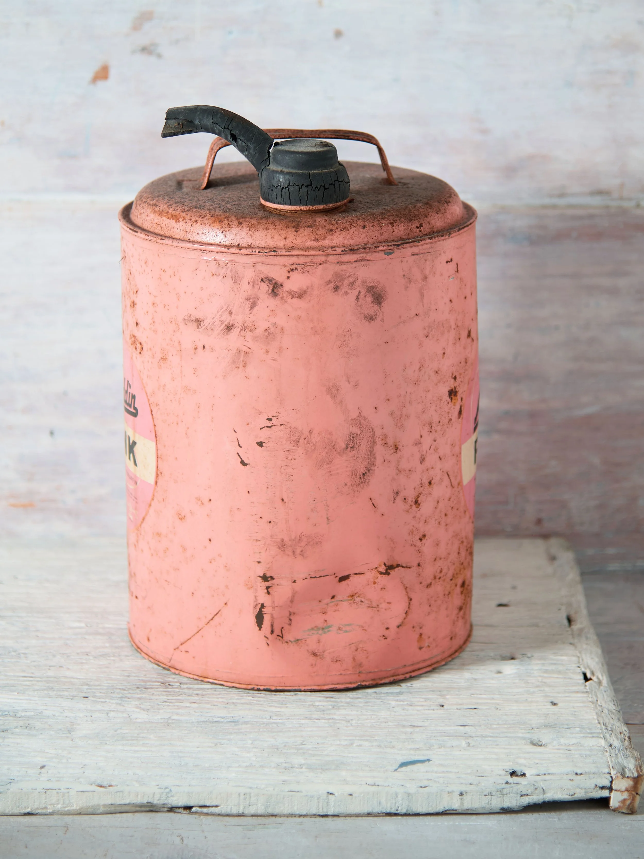 Pink Aladdin Can 1.jpg