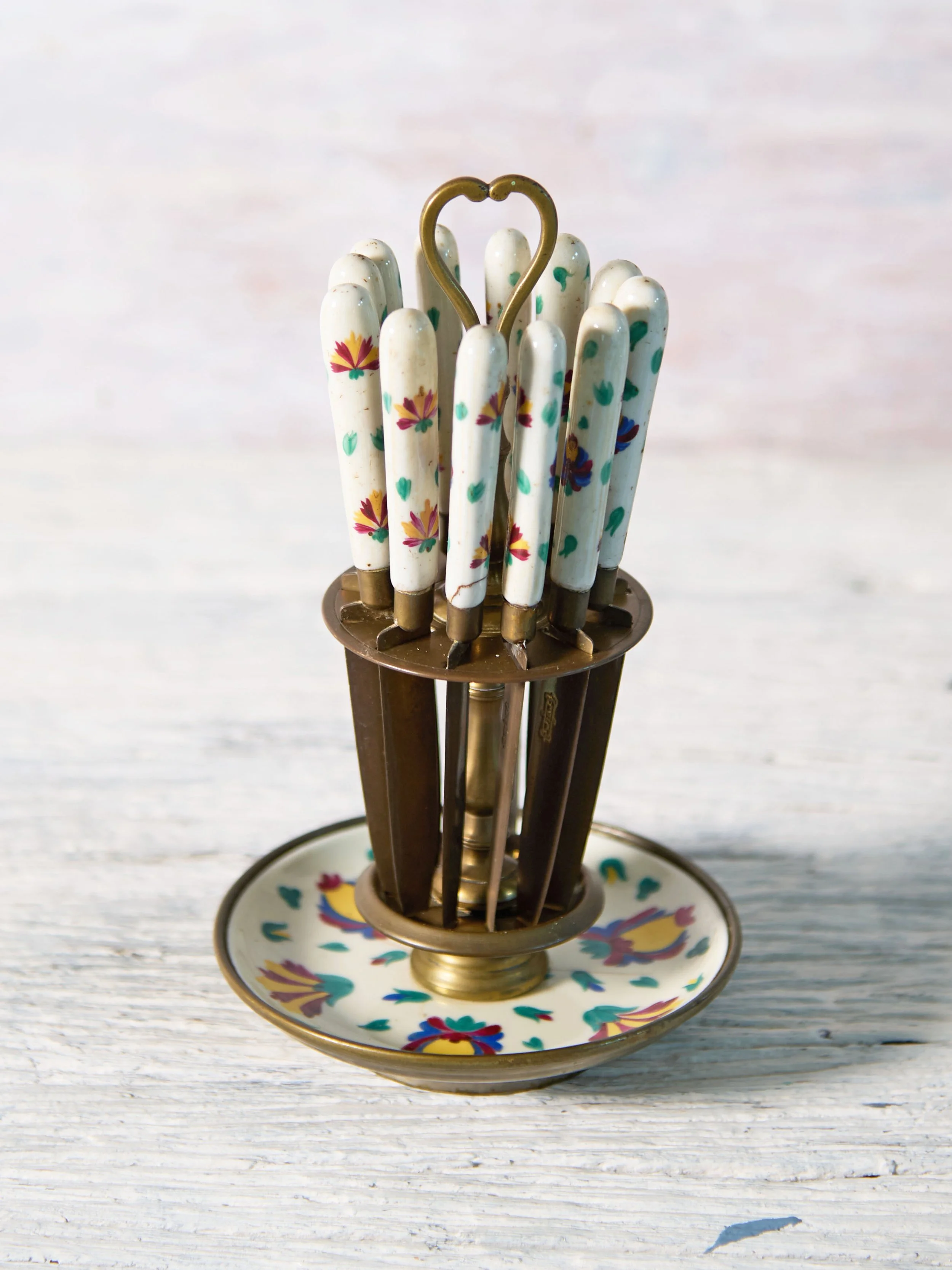 Knife set in stand 3.jpg