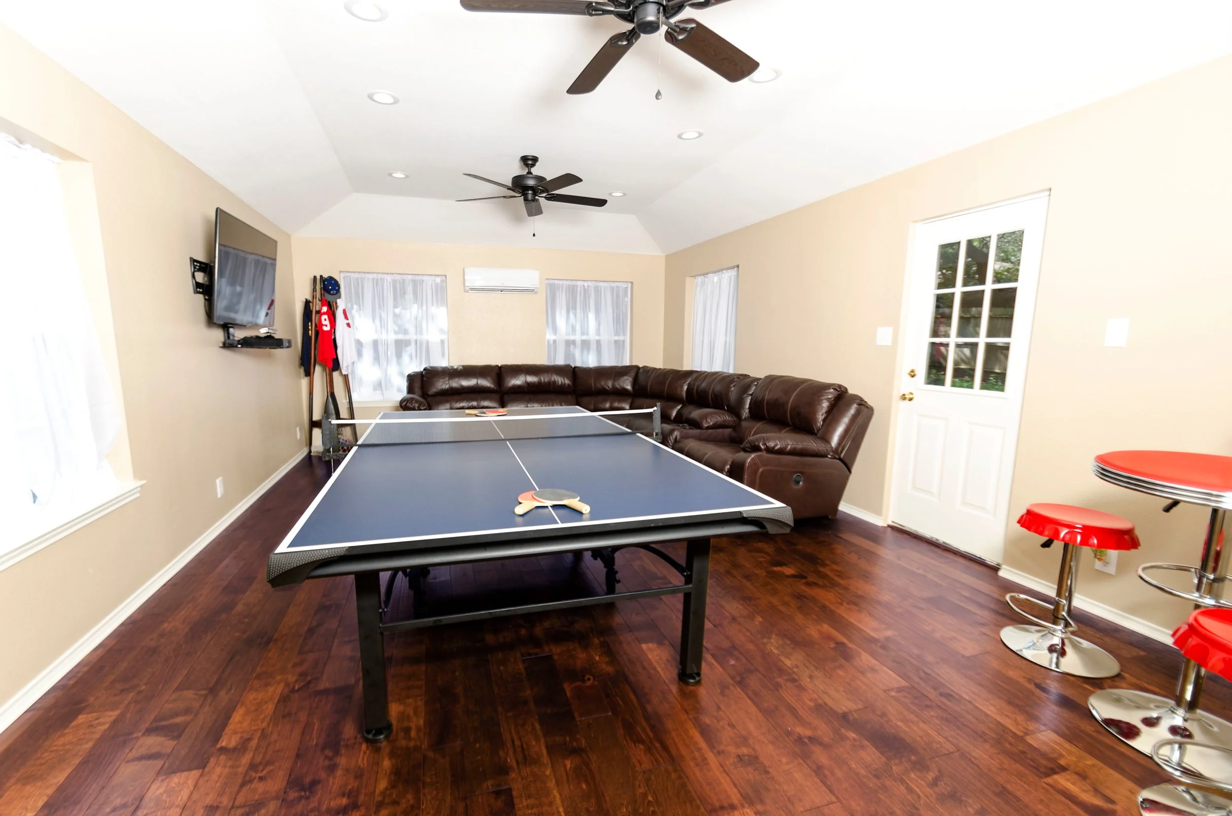 Barrera game room_Aug242016_0313_HiRes.jpg