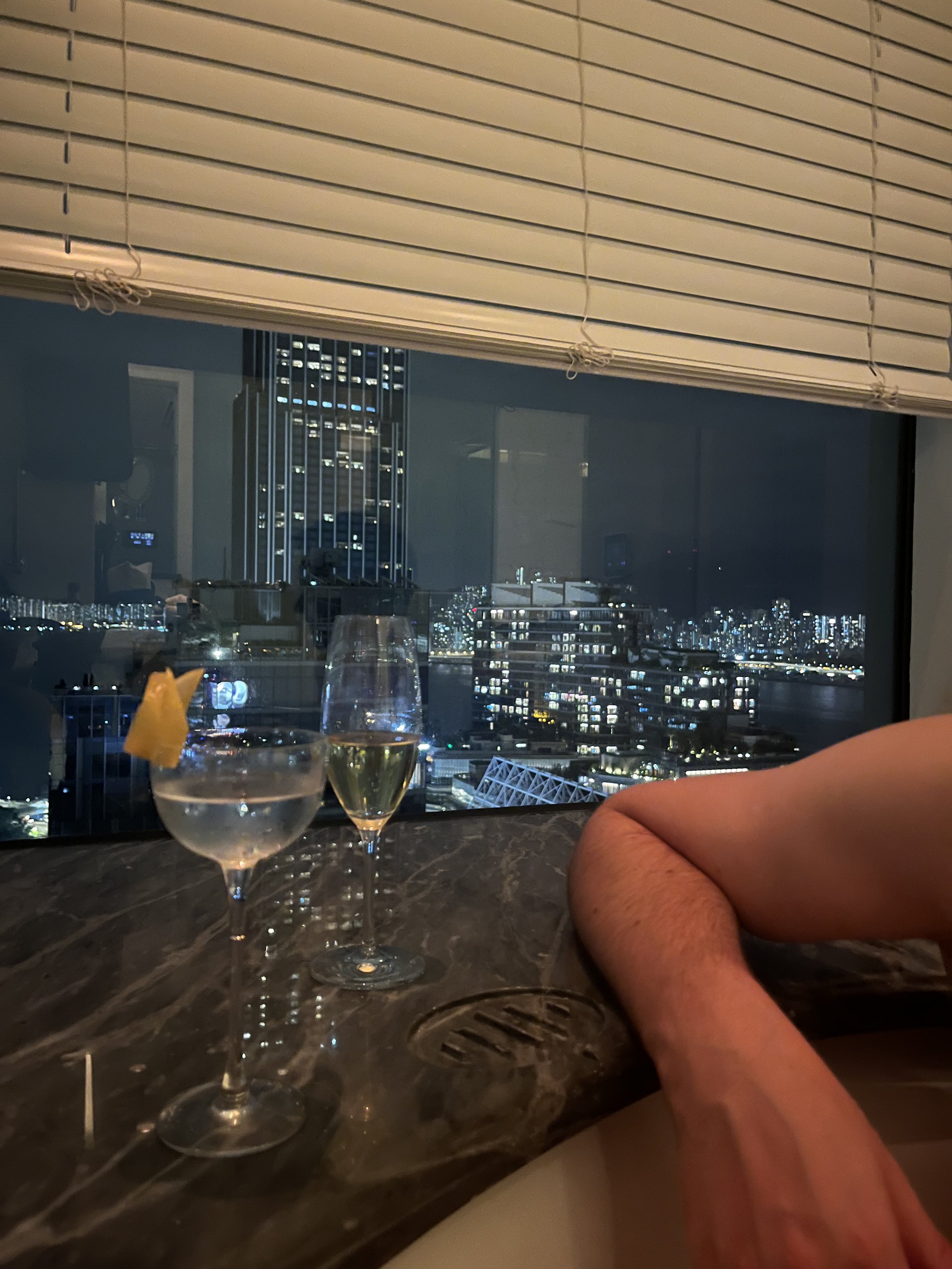 The Peninsula Hong Kong - Deluxe Harbour View Suite bathroom