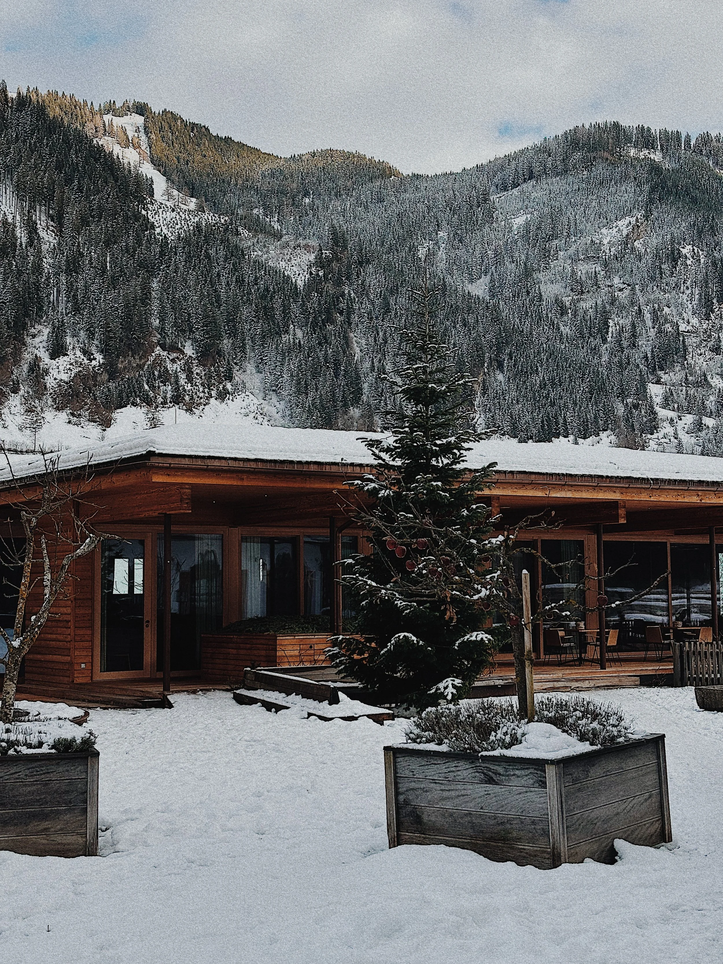 Moar Gut winter time exterior mountains and snow