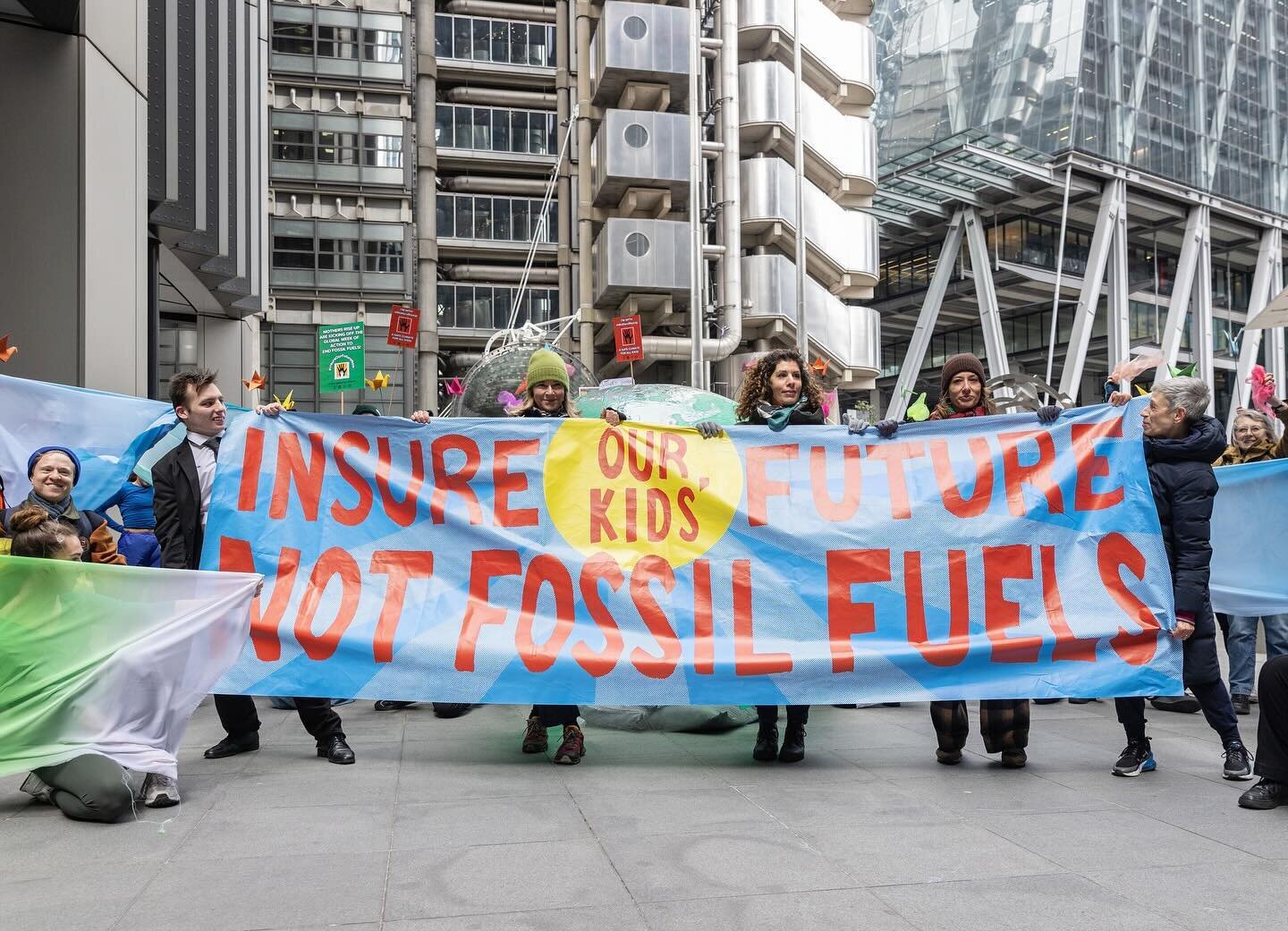 Today, we kicked off the first ever Global Week of Action with a classical dance protest! 💃✊

❌ We&rsquo;re urging the world&rsquo;s biggest fossil fuel insurer @lloydsoflondon to stop insuring new fossil fuels! 

Why? Without insurance, new fossil 