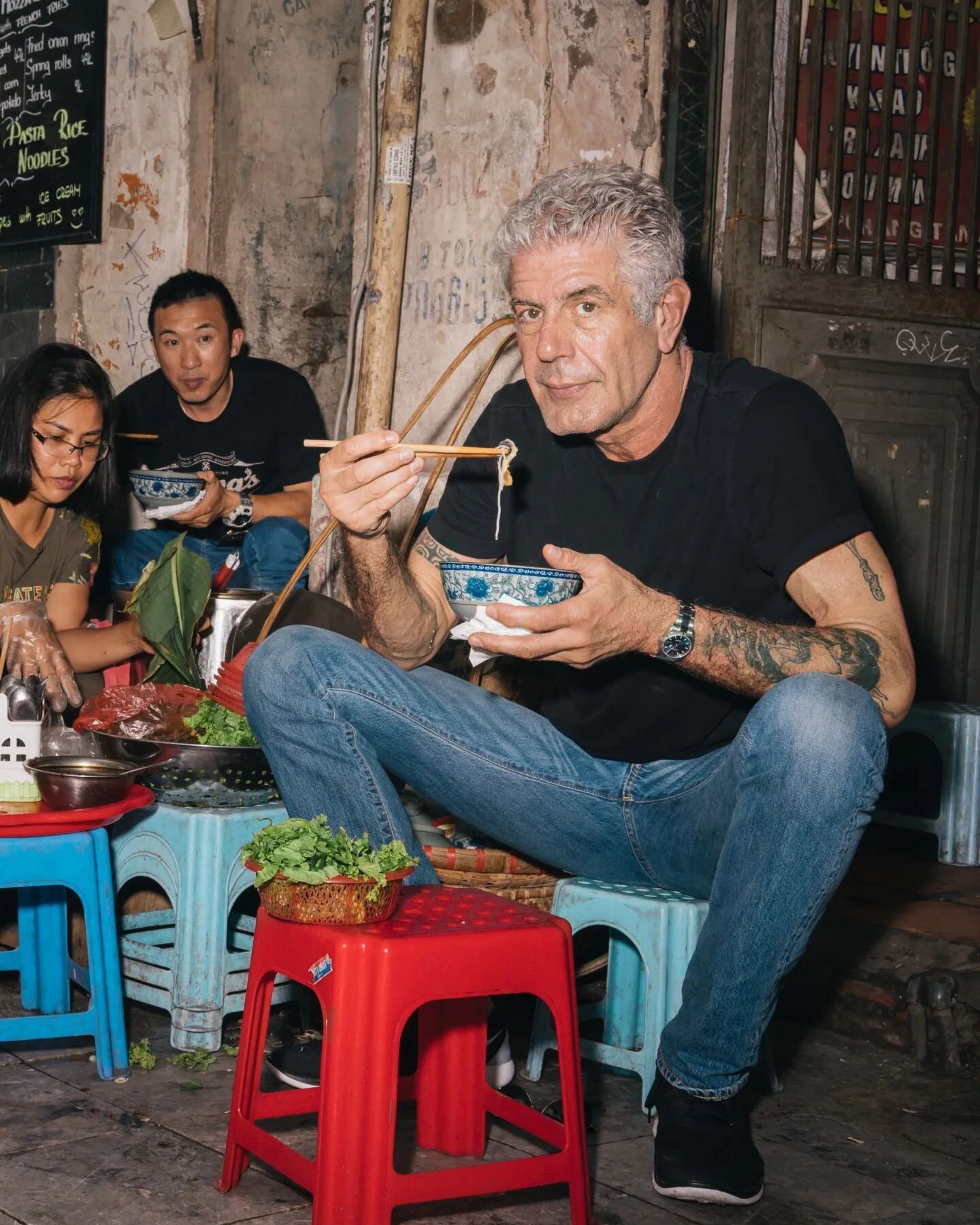 It's Anthony Bourdain day.
How do you plan on celebrating this beloved himan
Plan a trip?
Volunteer your time?
Support a mom and pop restaurant?
Read some of Bourdain's literature?
Binge watch his shows?
.

.

.

.

.

#calgary #cowtown #yyc #Alberta