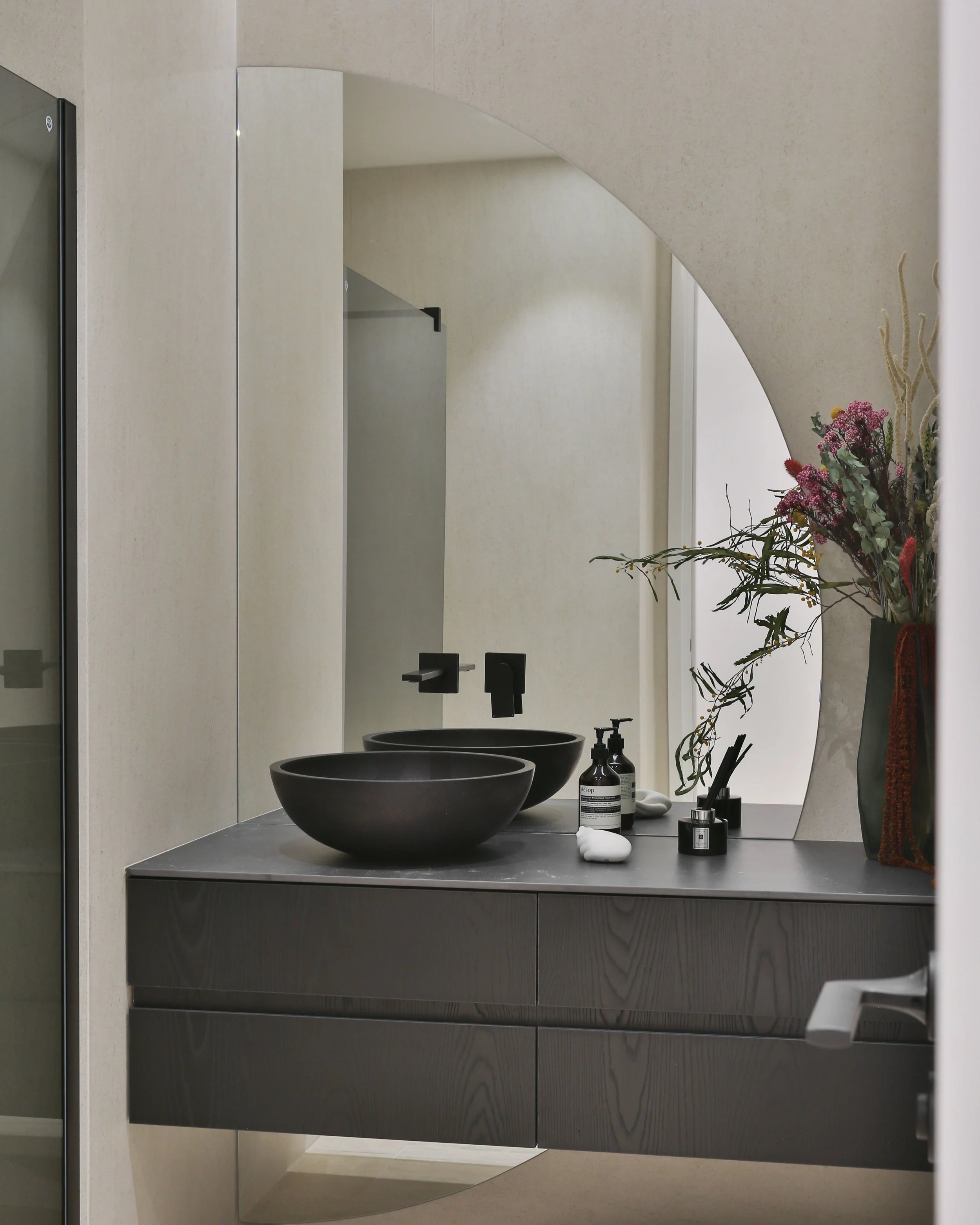 11 - POWDER ROOM.jpg