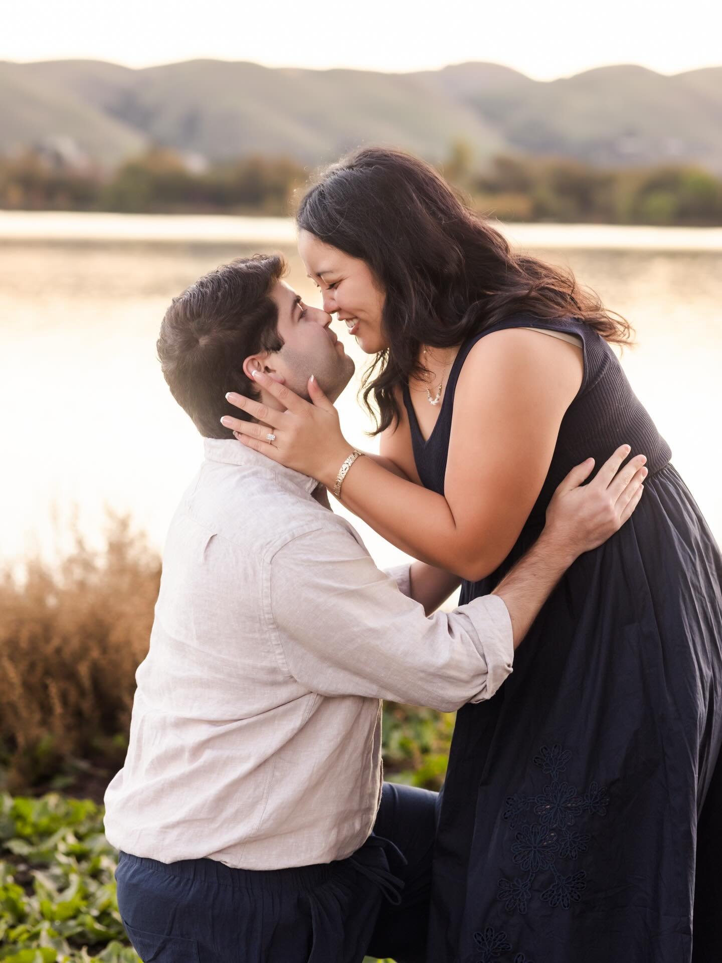 A breathtaking sunrise proposal 💍 ❤️
.
.
Videographer: @loveinmotionn 
.
.
.
.
.
Bay Area wedding photographer, Bay Area elopement photographer, sf proposal shoot, sf engagement photographer, Bay Area intimate wedding photographer, Bay Area candid p