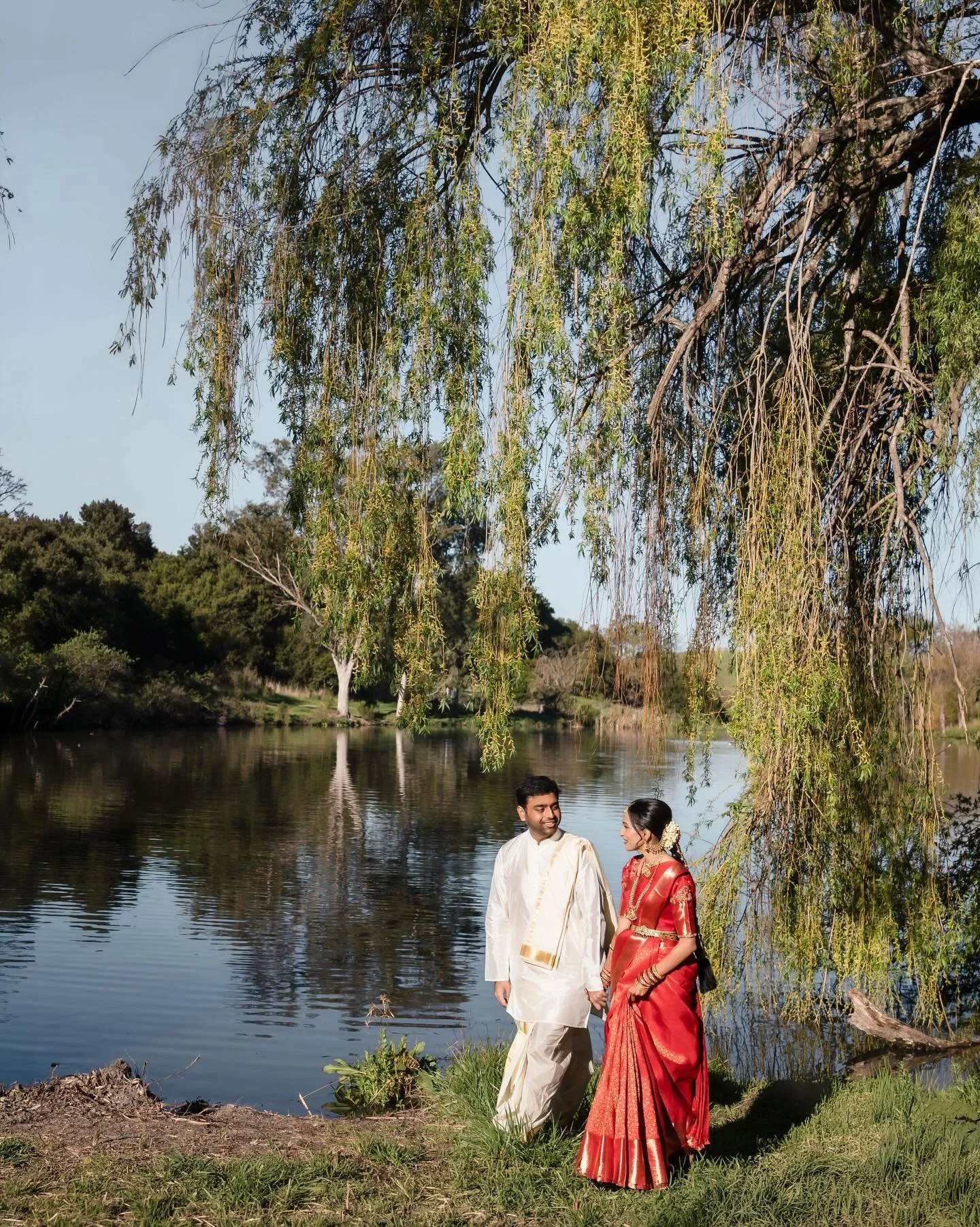 Sushma + Abhishek❤️
Sushma, your smile lights up the room 😍
.
Images by @c_h_a_n_d_yo and me
Makeup and Hair: @makeup_by_vimochana 
Saree draping: @makeup_by_vimochana 
Henna: @hennacreationzsd 
Video: @vows_by_virazz @virazzproductions 
.
.
.
.
Bay