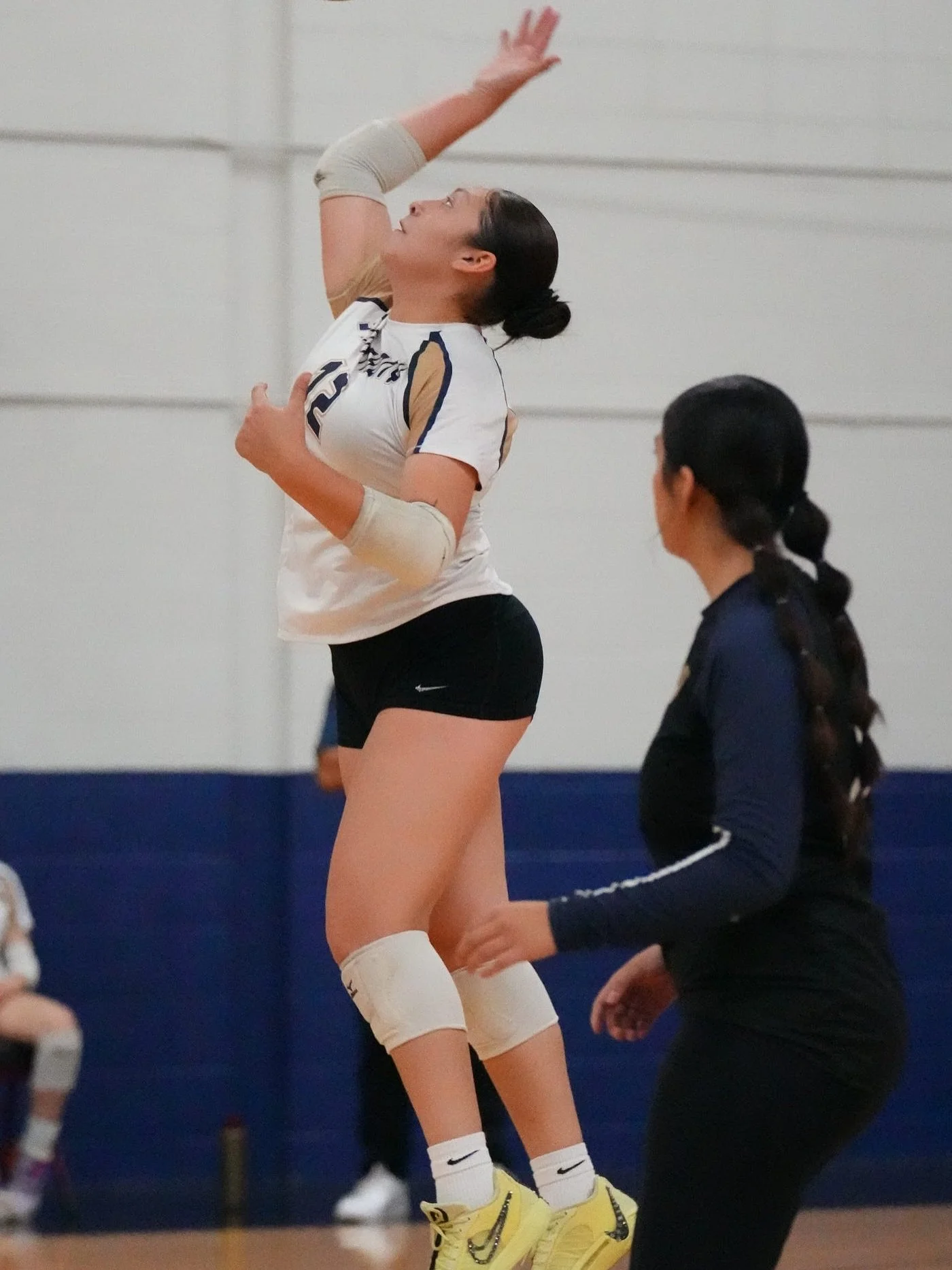 📸 A look at the SAHS girls volleyball team in action, captured by Scott Ash of the Milwaukee Journal Sentinel.
#FaithFamilyForward #SAHSVolleyball #RomanLegion