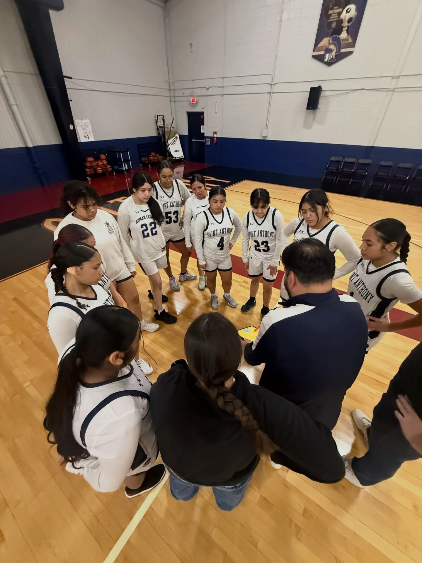 🏀 DOUBLE WIN! Girls&rsquo; Varsity defeated Cristo Rey 20&ndash;15 and Boys&rsquo; Varsity took the win 48&ndash;24. Way to compete, Roman Legion!

#RomanLegion #GameDayWins #SASProud
