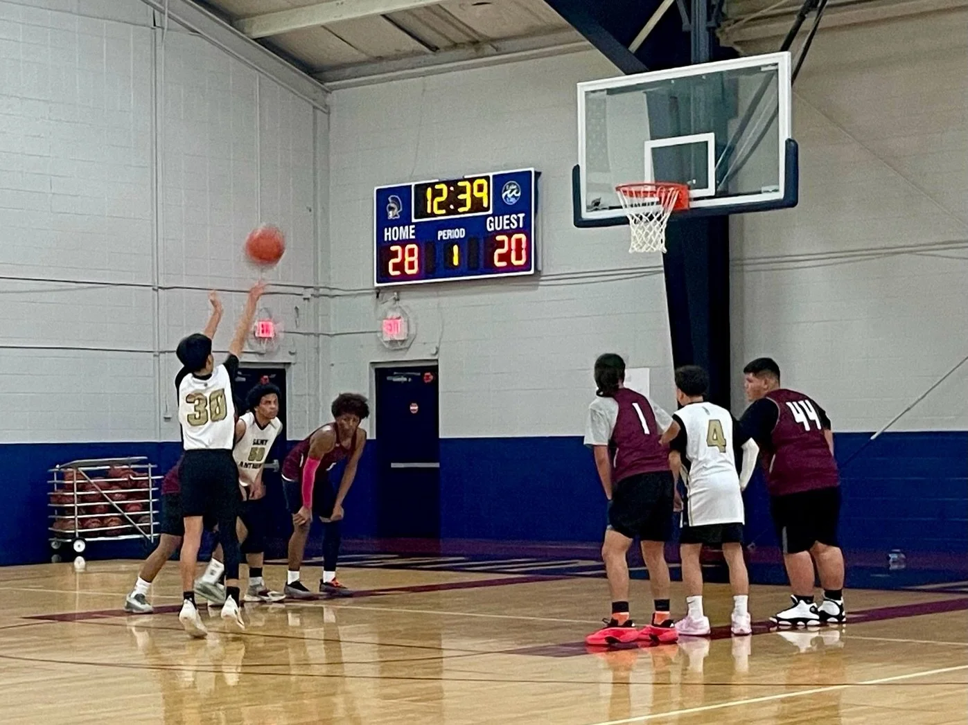 🏀 Congrats to the Roman Legion 8th Grade Boys Basketball Team on their win last weekend!

Our middle school teams are back on the court tomorrow, January 17&mdash;come cheer them on at St. Anthony High School!

🕘 9:00 AM &mdash; 6th/7th Grade Boys 