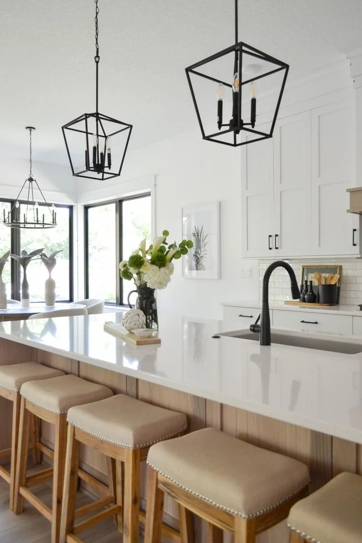 White and black modern farmhouse kitchen.jpg