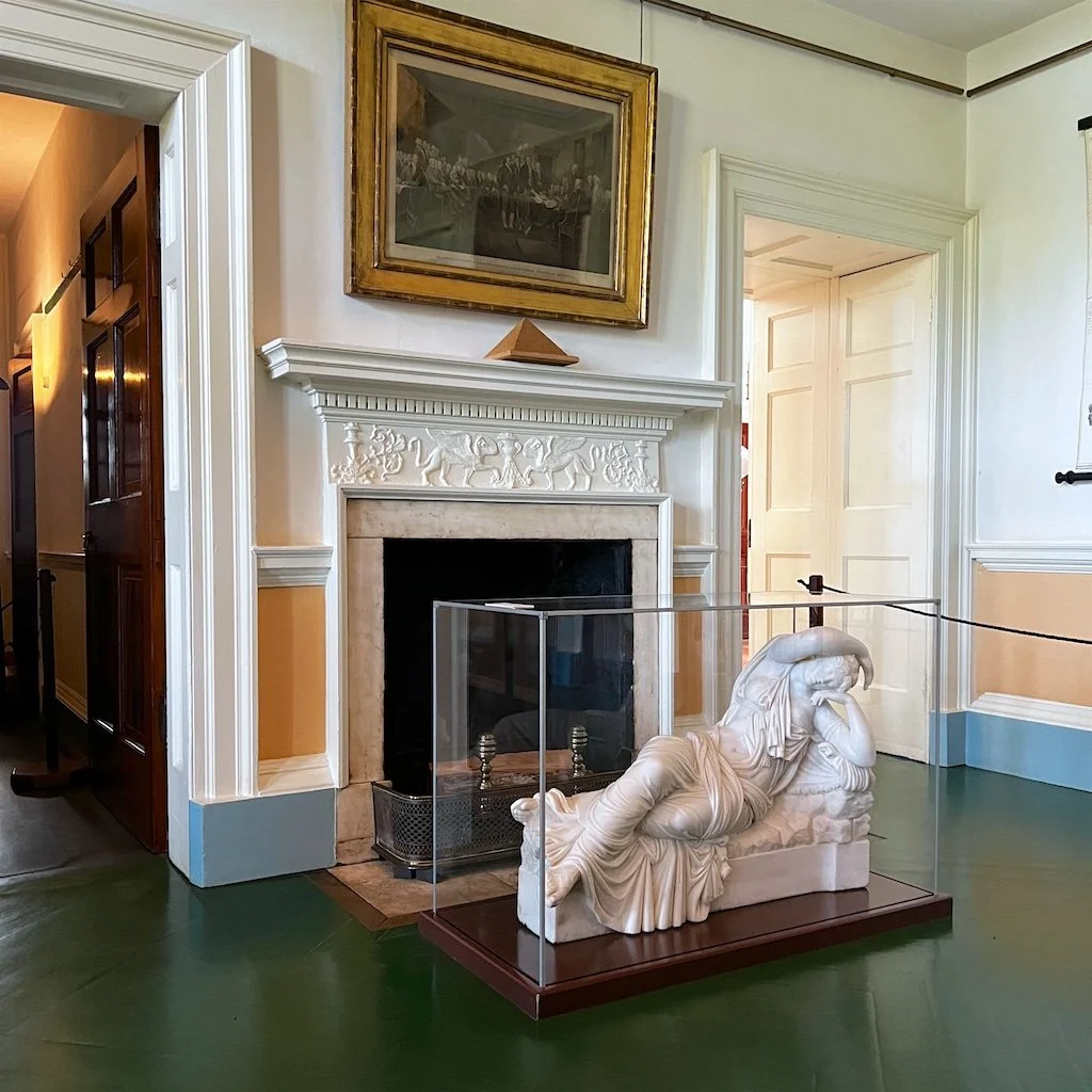 Entrance Hall: Showcasing the objects in this room demonstrated Jefferson's belief that "knowledge is power,  and that knowledge should be shared among the people in a democratic state.