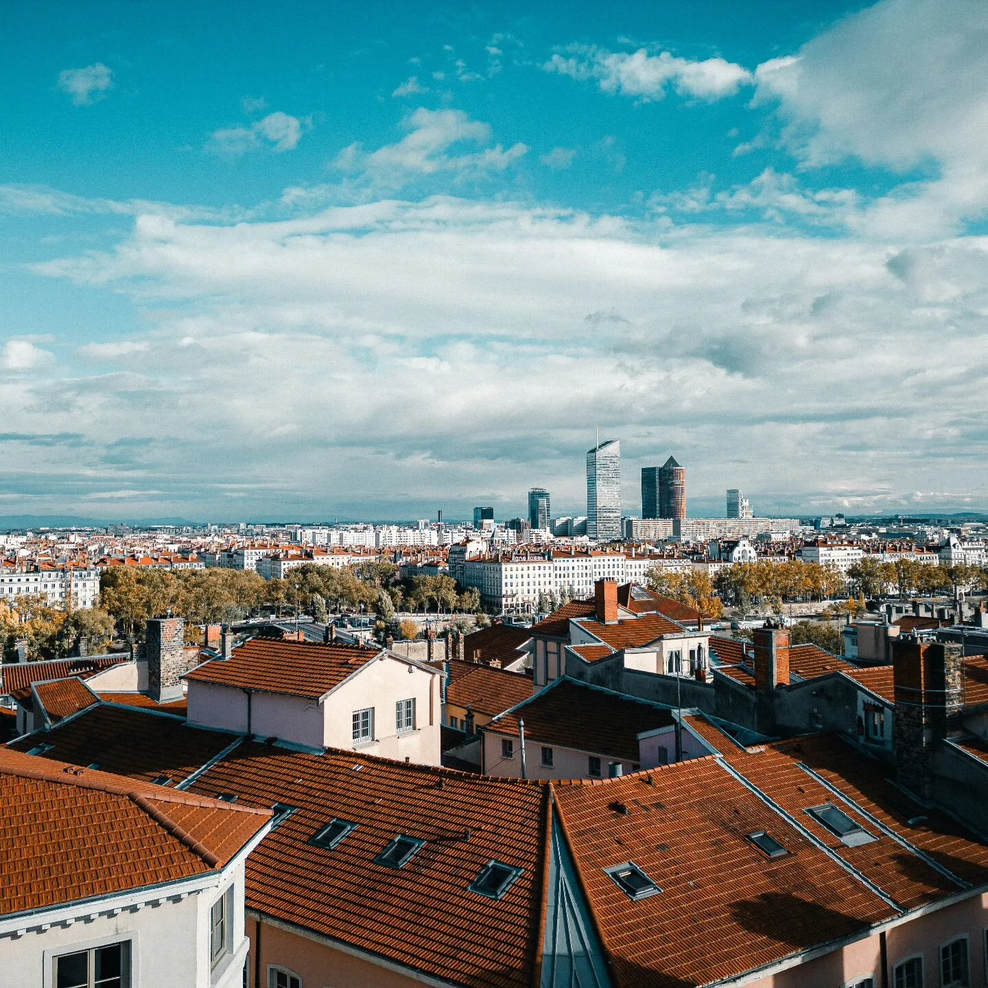 Petite serie de photos de drone cette semaine

lyon #france #europe #dji #mini3pro #roof #oldcity #streetphotography #lyon_seulement #lyoncity #lepetitpaum&eacute; #lebonbonlyon #lyontourisme #lyonfallinlove #lyon_secret #leprogres #lyon_only #onlyly