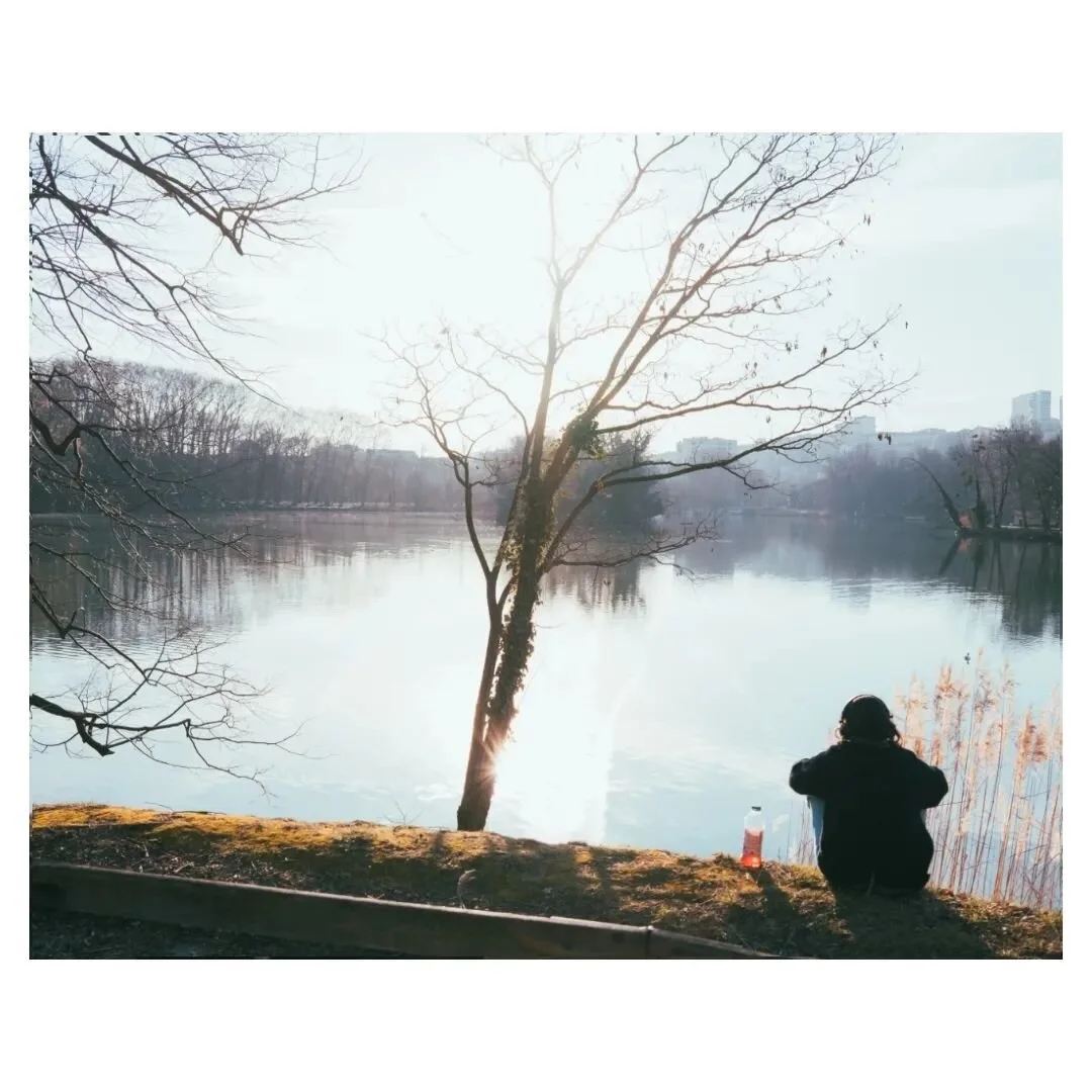 J'hesite sur laquelle est la meilleure... n'hesitez pas a me le dire ! / Wich one do you prefer ? (Testing)

#lyon #france #europe #fujifilmx100v #streetphotography #lyon_seulement #lyoncity #lepetitpaum&eacute; #lebonbonlyon #lyontourisme #lyonfalli