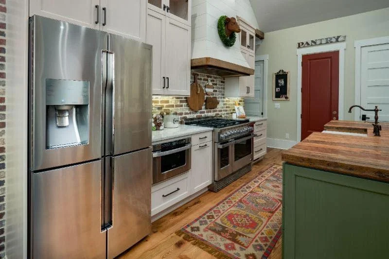 MissiSmithDesign.com-Kitchens-04.jpg