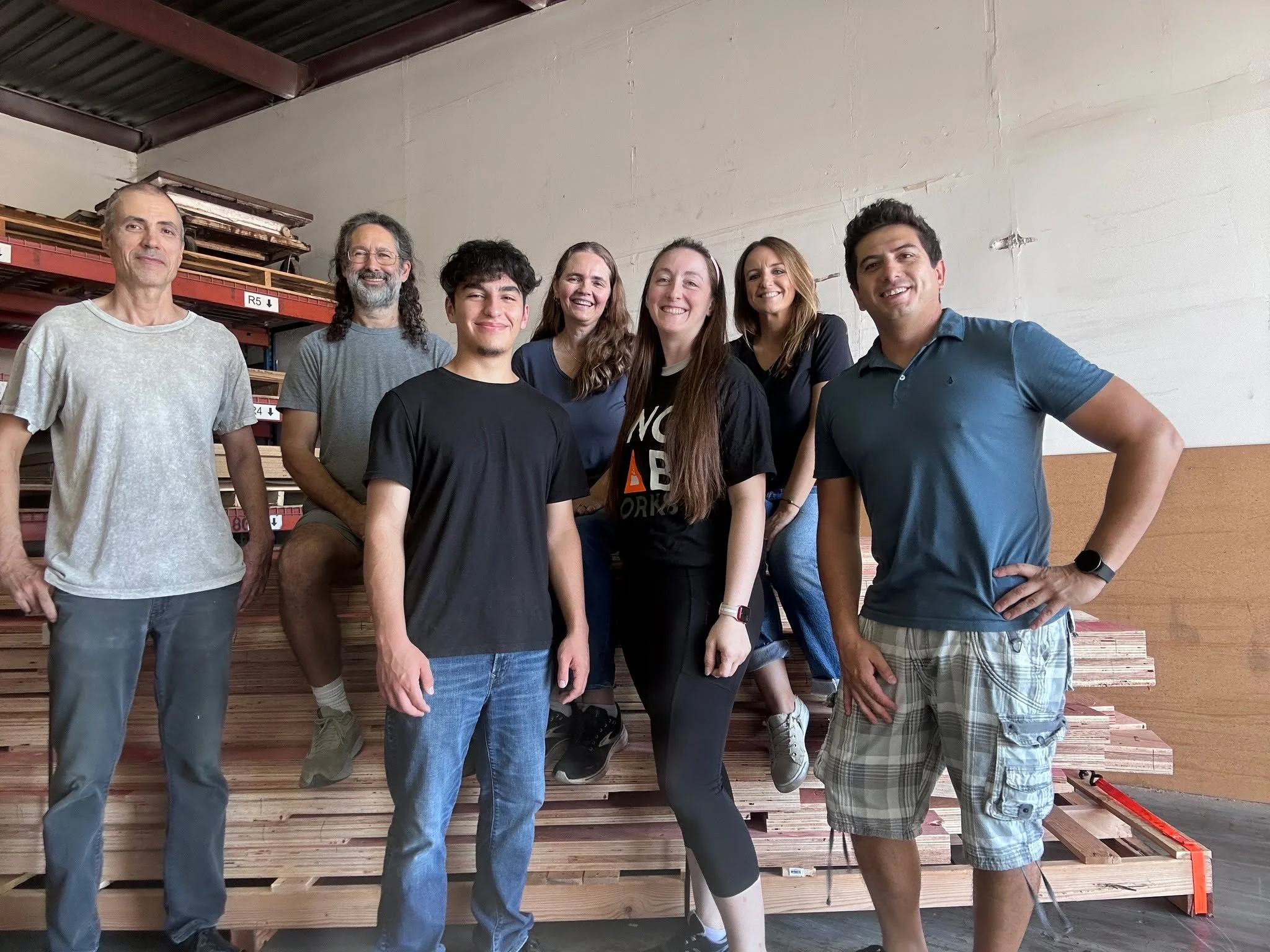 The brains and the brawn of the shop. Meet the team that keeps this place humming! 👋

#CNC #MachinistLife #CNCShop #MeetTheTeam #ShopLife #Manufacturing #DreamTeam
