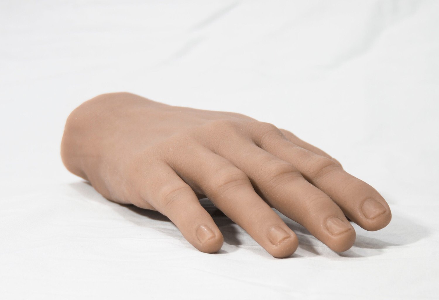 Silicone Male Muscular Hand Mannequin Arbitrary Positioning 1-Pairs/Wheat  Color