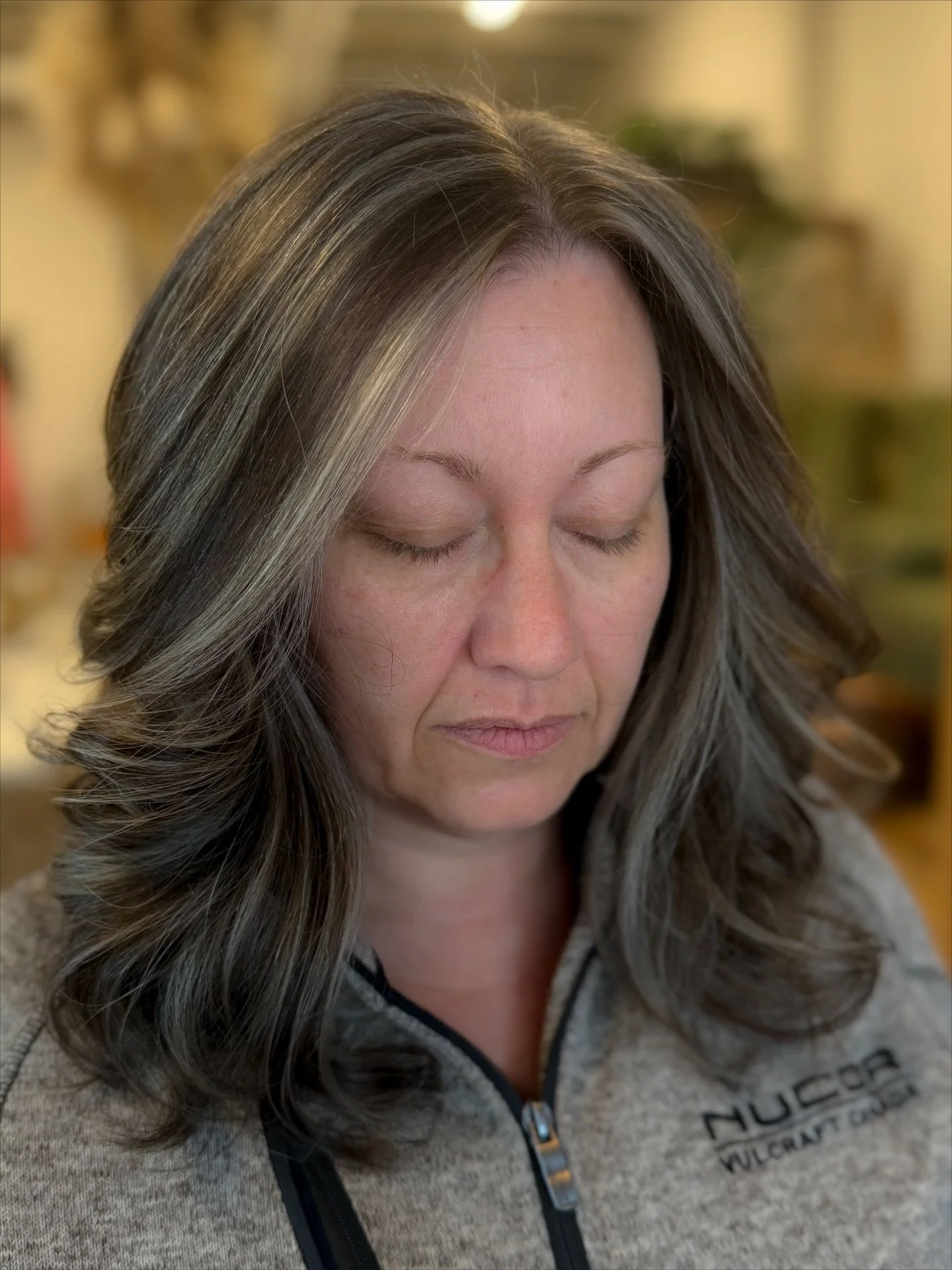 Keep it natural with a little oomf ✨

#greyblending #yegspa #yegsalon #leduchair