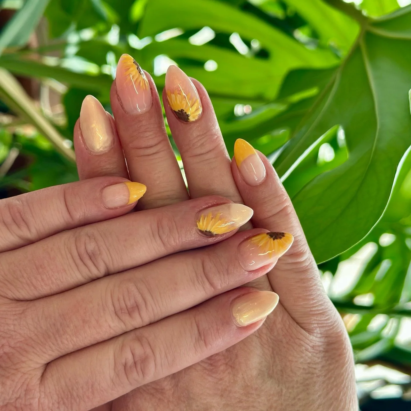 Manifesting spring one set at a time🌻

#saltdayspa #salttherapy #yegspa #leducspa #springisintheair