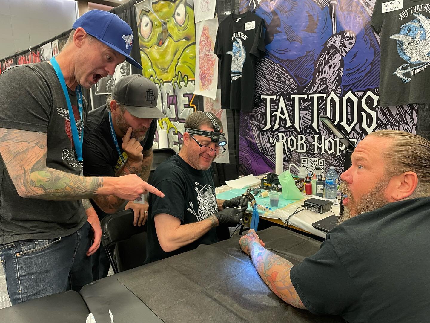 Tattooed the worlds funniest MC @rich_handford at the deadliest convention! Thanks to the @jamestex family and crew who set up and and took down a great show👍👍👍