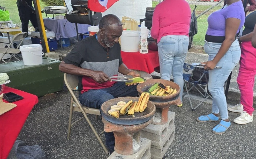 man-using-coalpot-with -yabba.JPG
