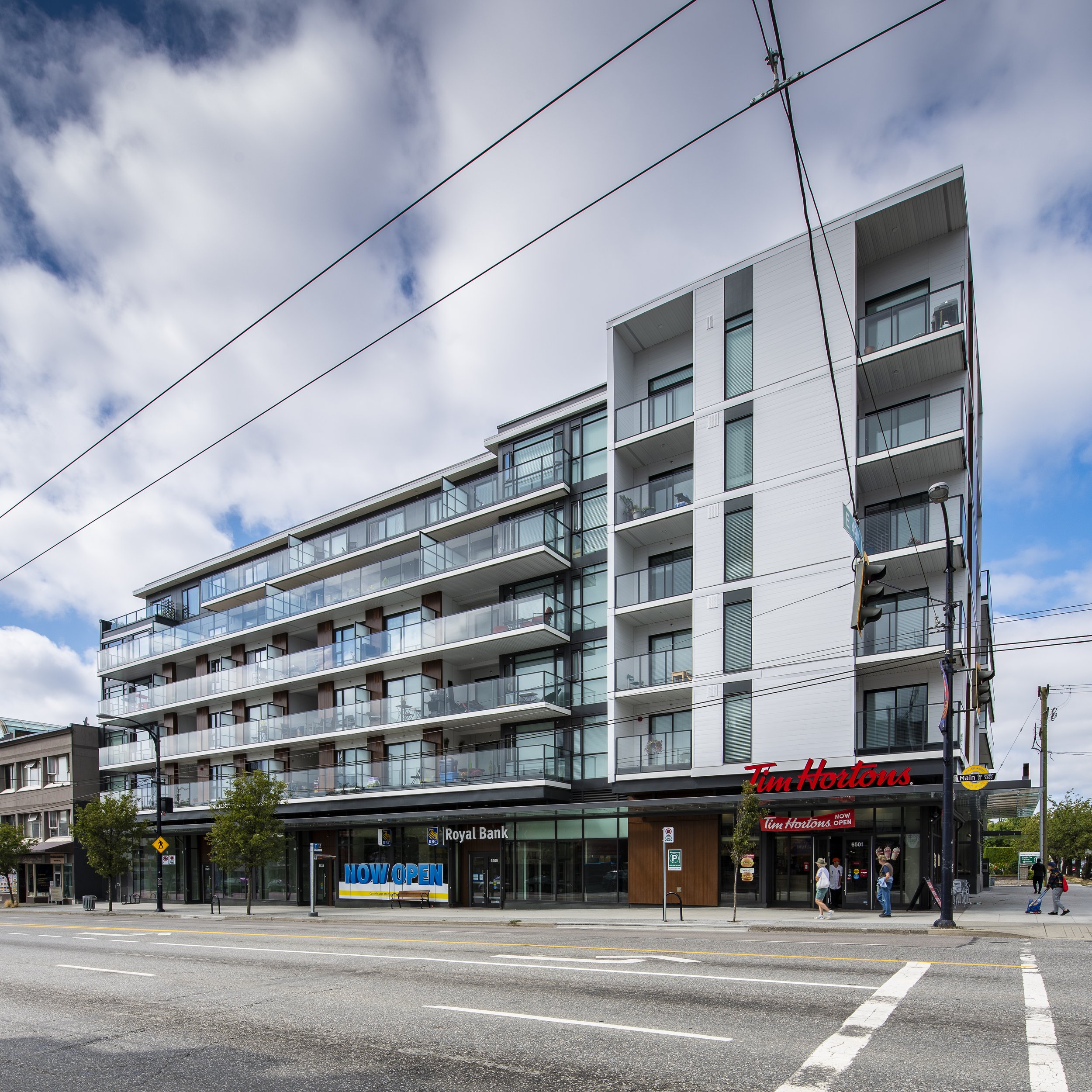 6501-49 Main Street｜Sunset