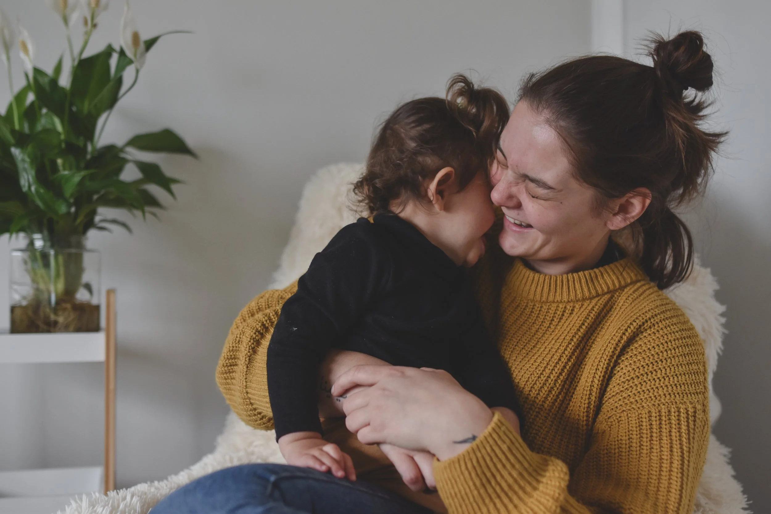 Mother Daughter Photography. Photography inspiration. Dunedin NZ Photographer. Otago Region Photographer. Female Photographer. Professional family Photography. 