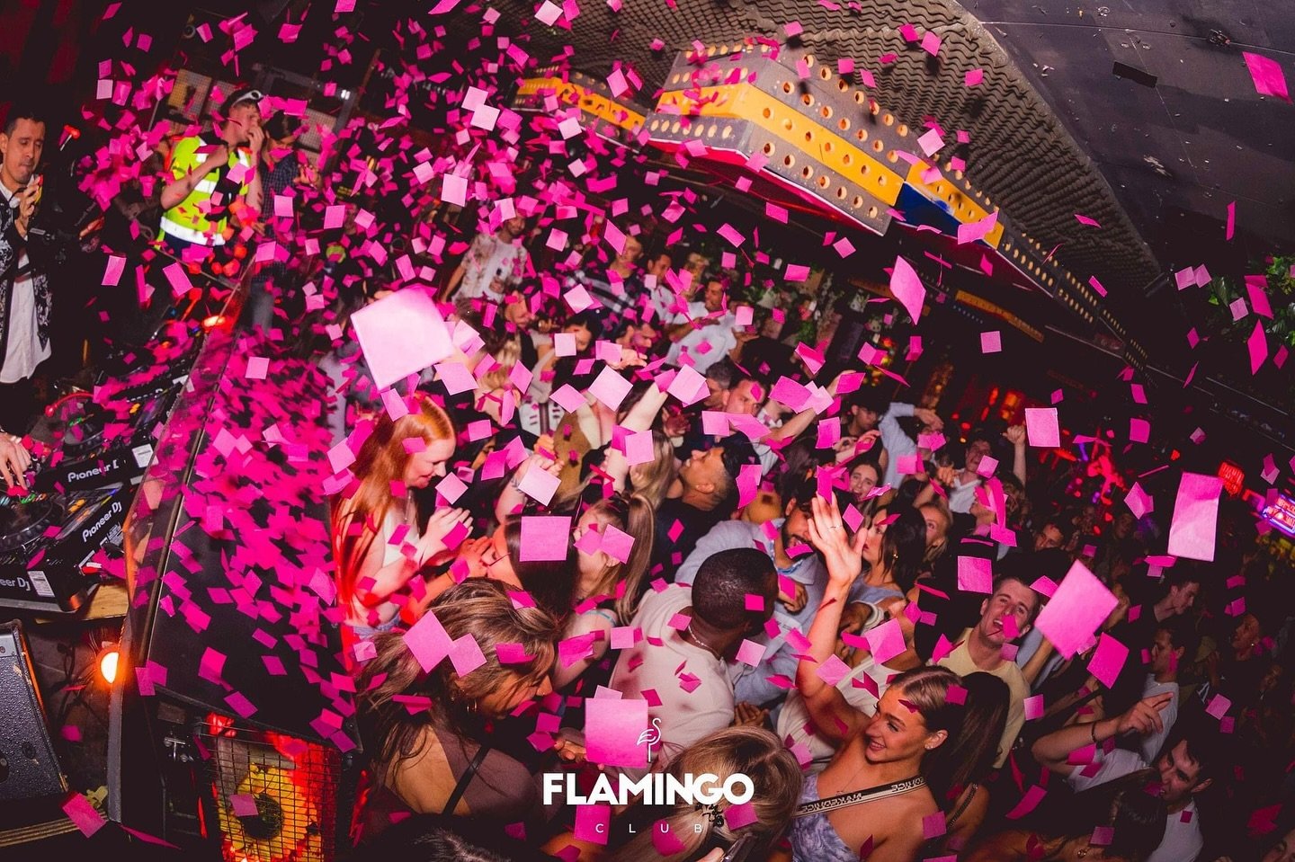 Looking for the perfect night out tonight? Look no further than Flamingo at Pawn &amp; Co!🍹 
Experience the best cocktails and tunes at the Melbourne&rsquo;s #1 Friday night. 
See you tonight!